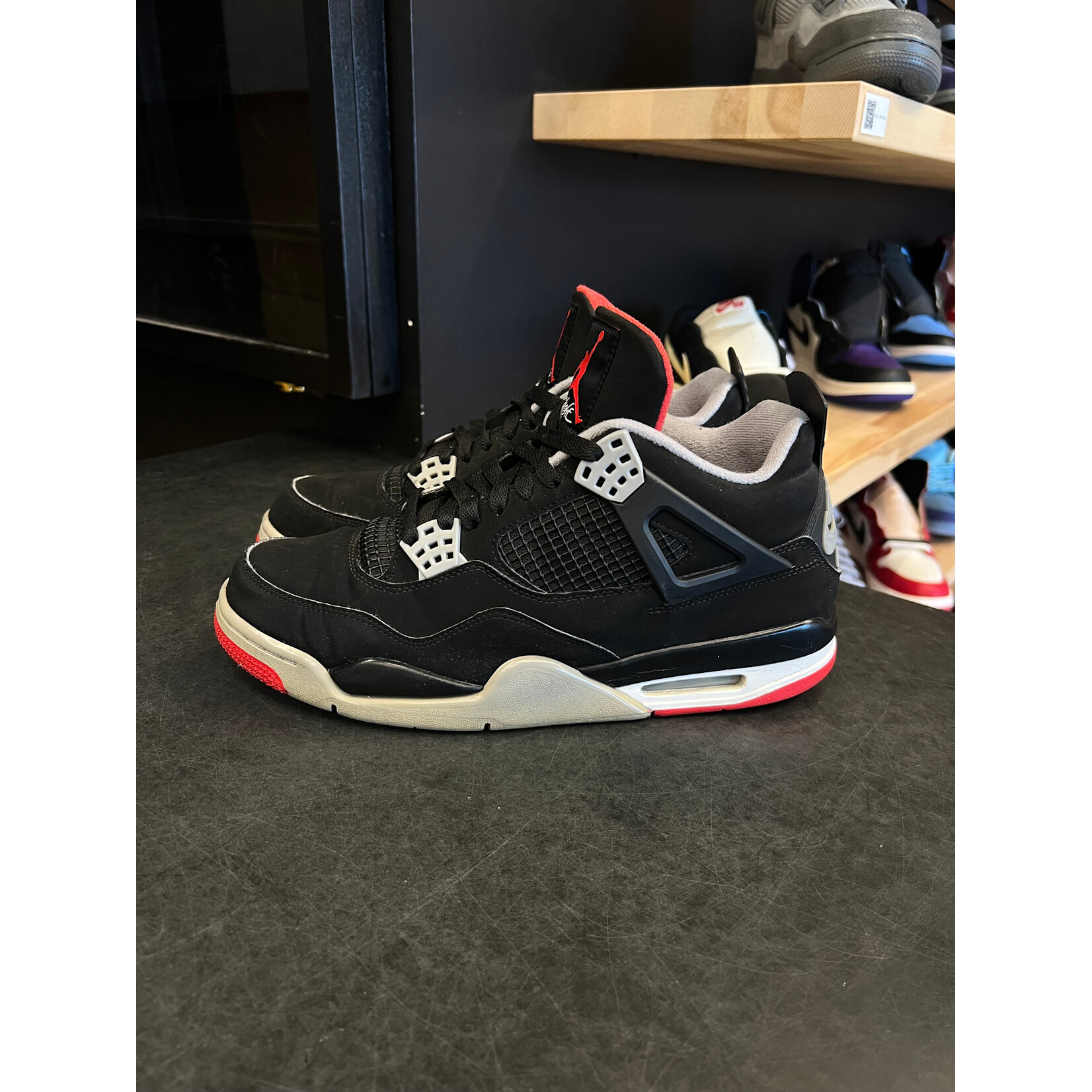 Jordan Jordan 4 Retro Bred (2019) Size 11, PREOWNED