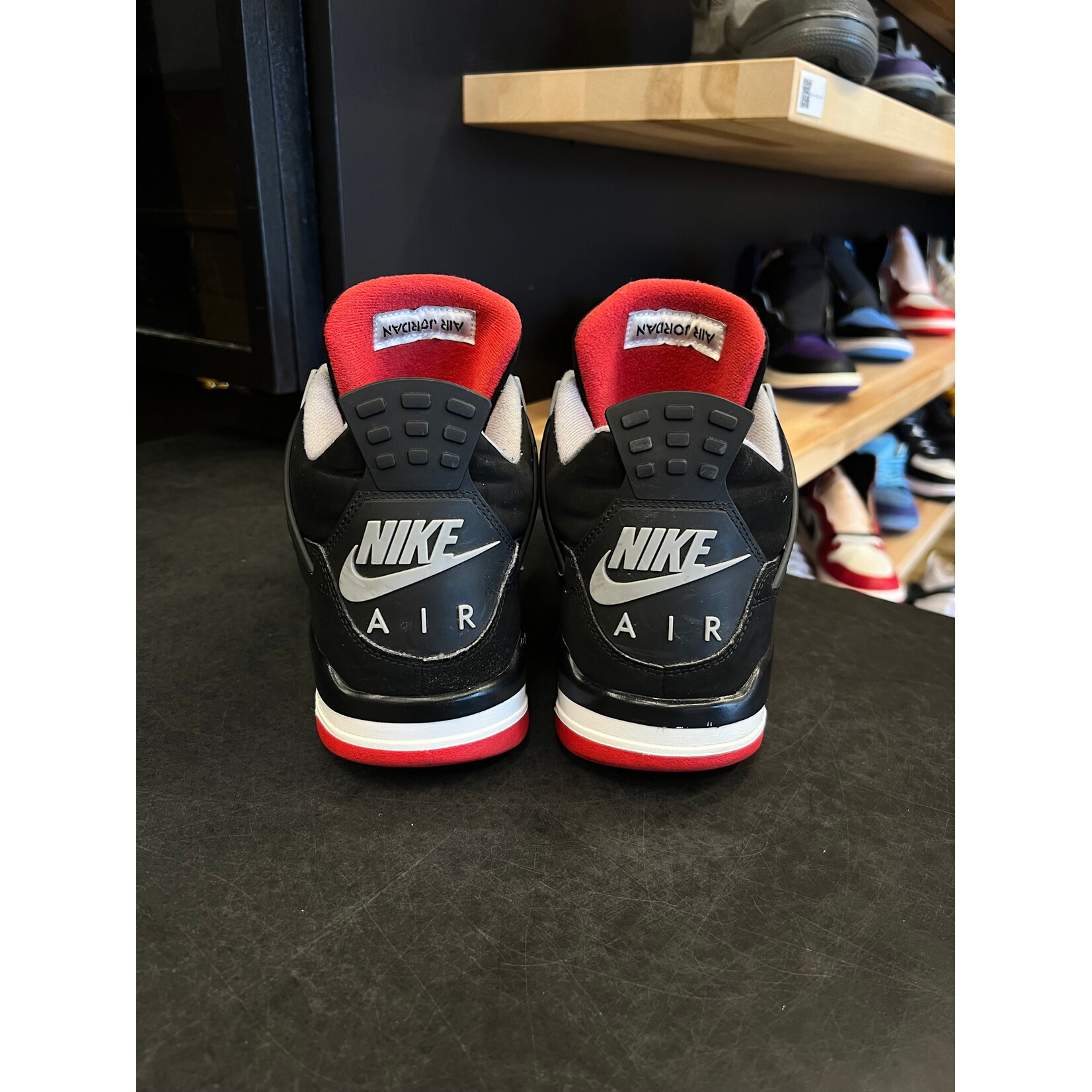 Jordan Jordan 4 Retro Bred (2019) Size 11, PREOWNED