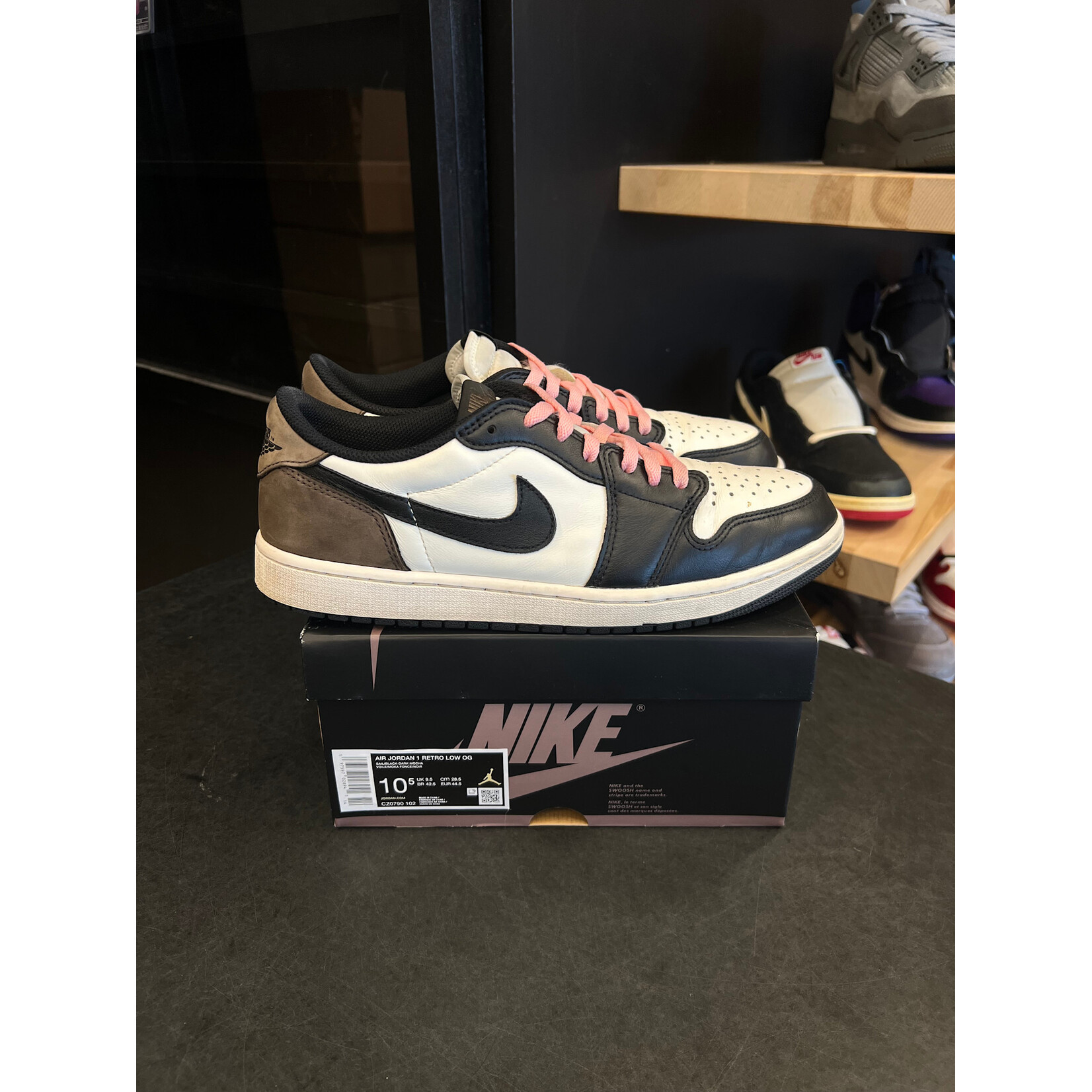 Jordan Jordan 1 Retro Low OG Mocha Size 10.5, PREOWNED