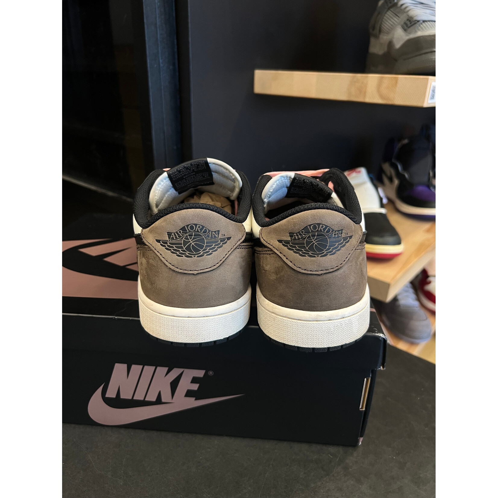 Jordan Jordan 1 Retro Low OG Mocha Size 10.5, PREOWNED