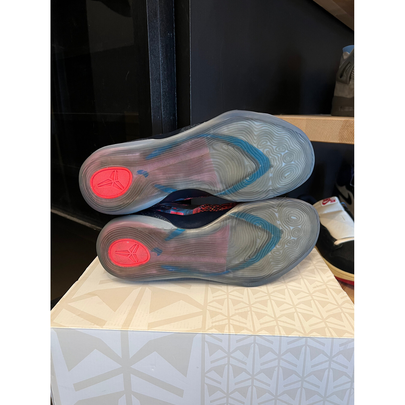 Nike Nike Kobe 9 EM Low Phillippines Size 9, PREOWNED