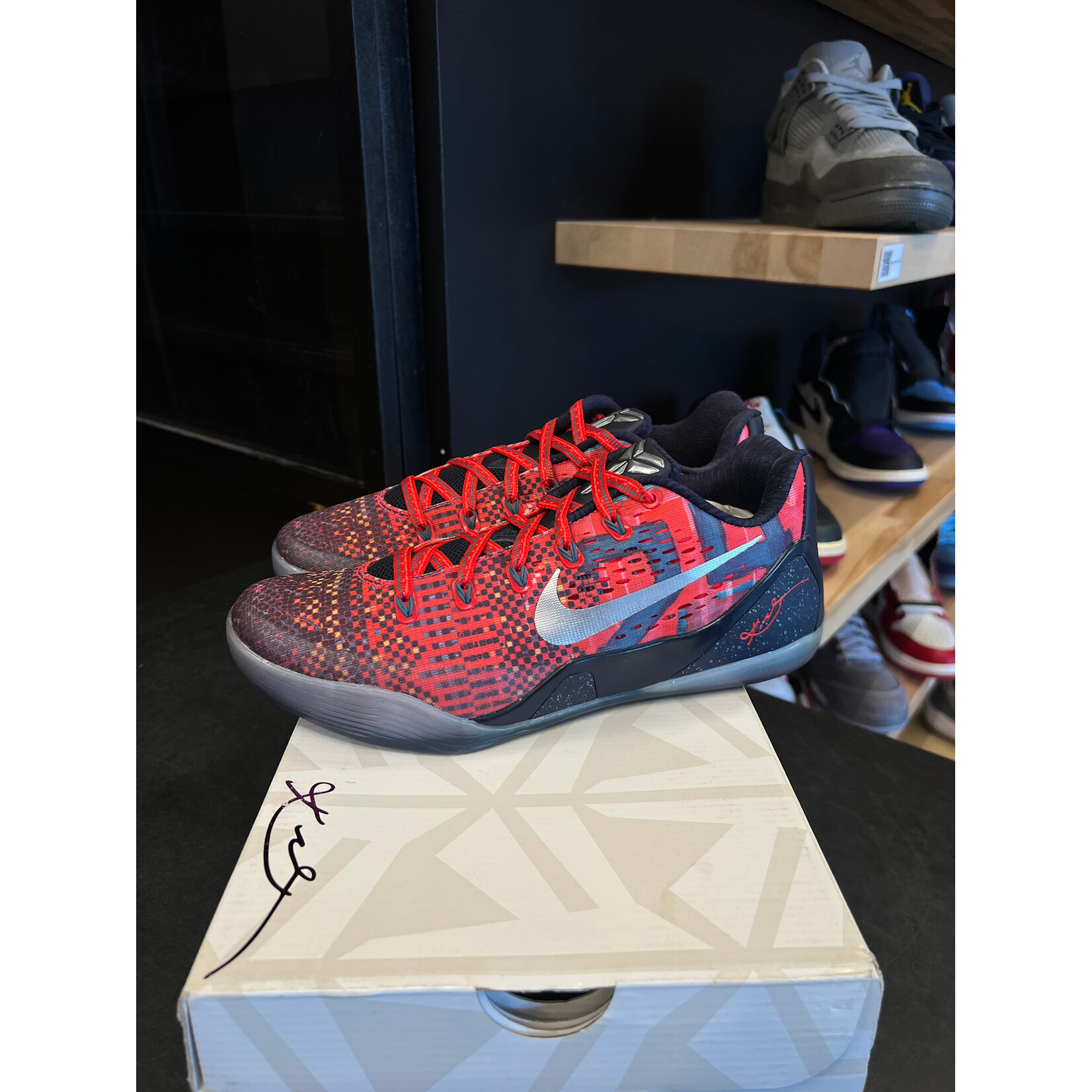 Nike Nike Kobe 9 EM Low Phillippines Size 9, PREOWNED