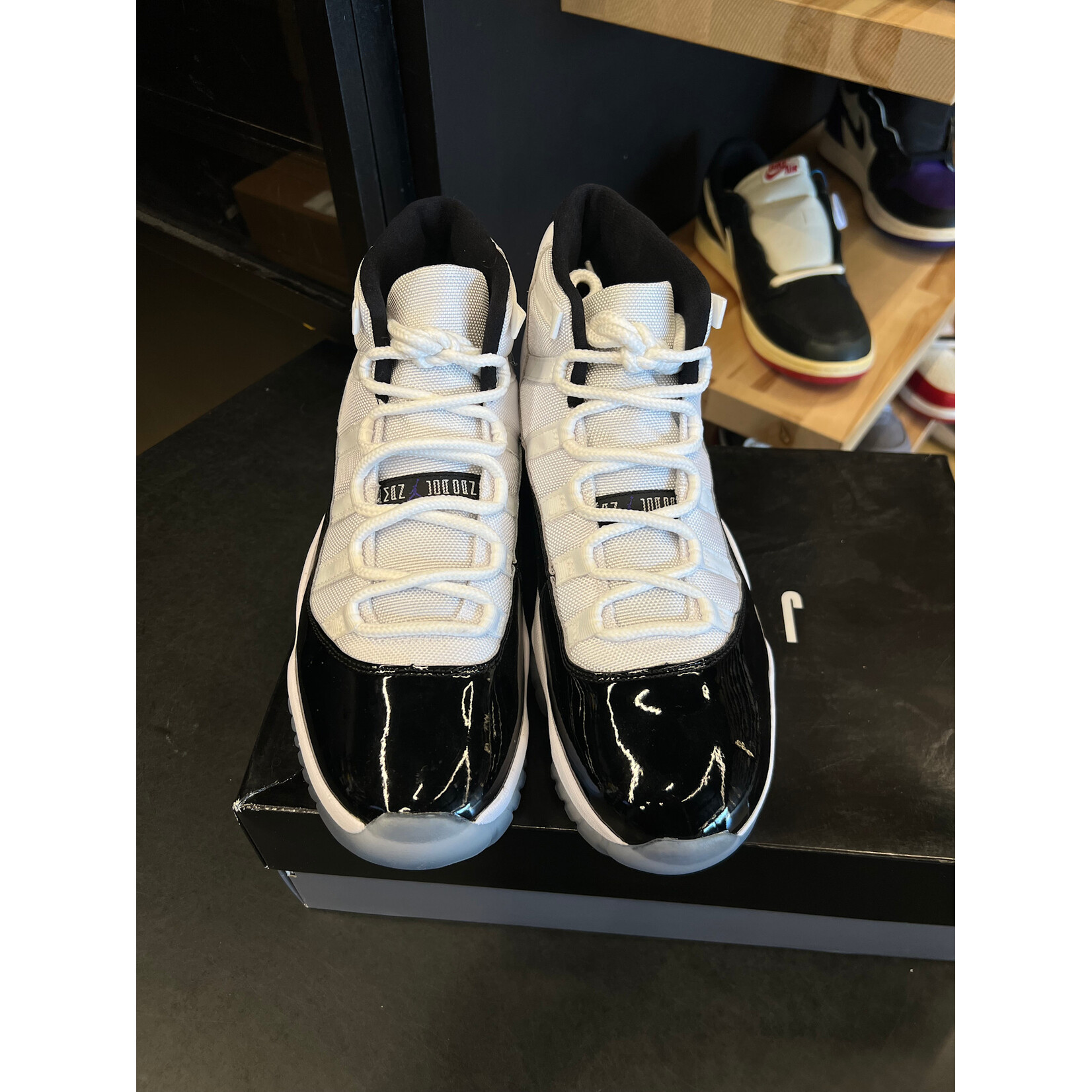 Jordan Jordan 11 Retro Concord (2018) Size 11, PREOWNED