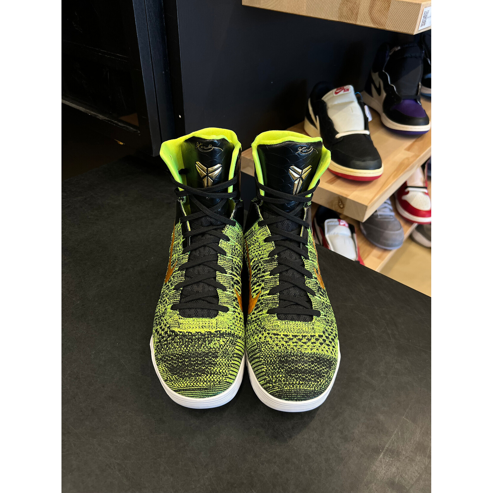 Nike Nike Kobe 9 Elite Victory Restored Size 8.5, PREOWNED