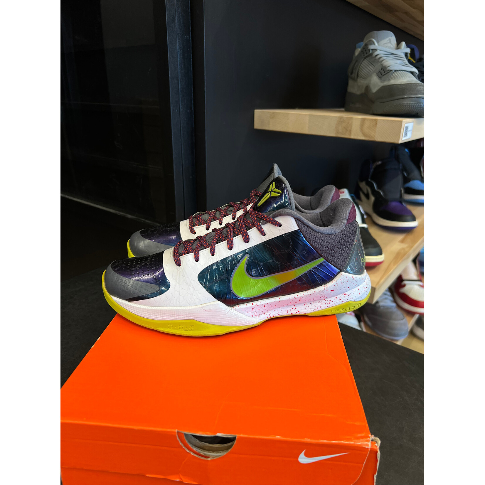 Nike Nike Kobe 5 Joker (Chaos) Size 9, PREOWNED