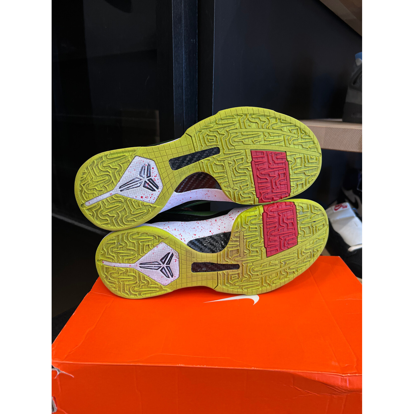 Nike Nike Kobe 5 Joker (Chaos) Size 9, PREOWNED