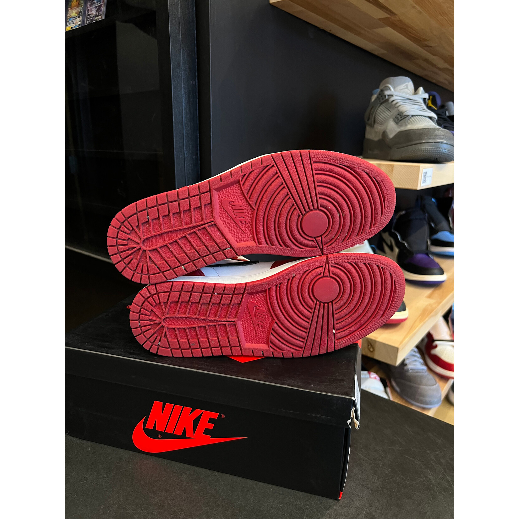 Jordan Jordan 1 Retro Chicago (2015) Size 9, PREOWNED