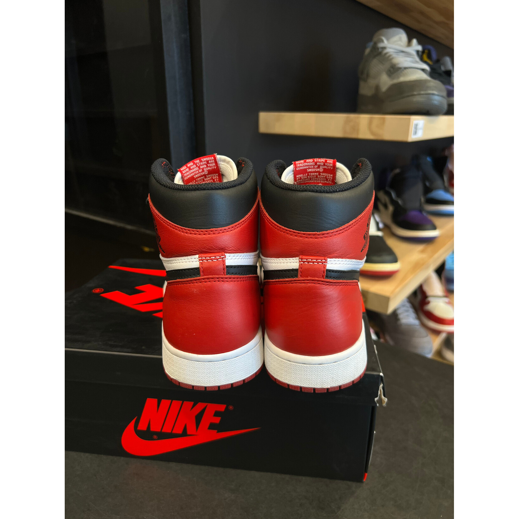 Jordan Jordan 1 Retro Chicago (2015) Size 9, PREOWNED
