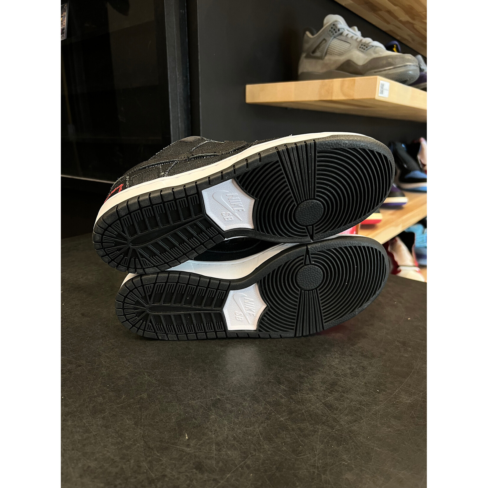 Nike Nike SB Dunk Low Wasted Youth Size 8.5, PREOWNED PADS TRIED ON