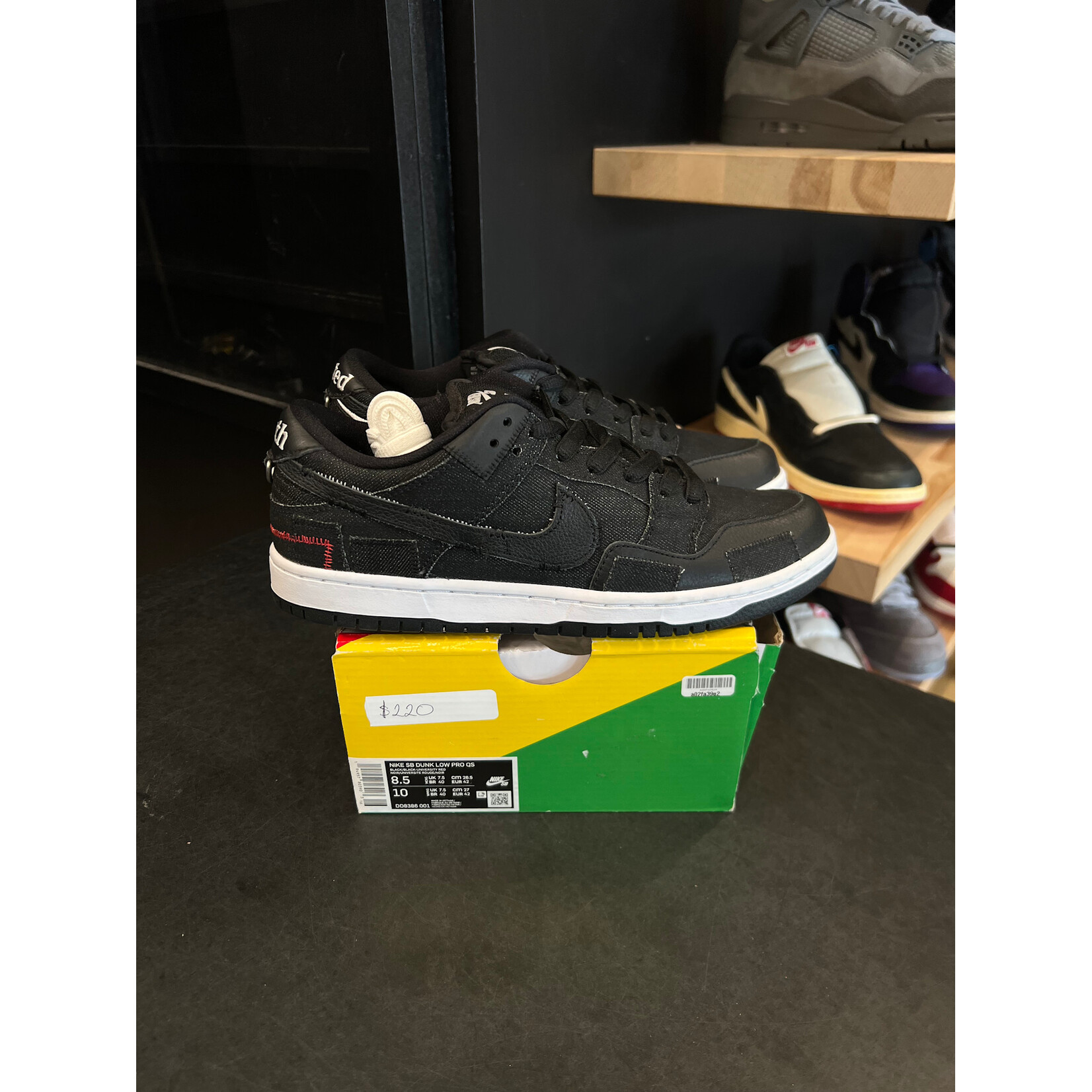 Nike Nike SB Dunk Low Wasted Youth Size 8.5, PREOWNED PADS TRIED ON