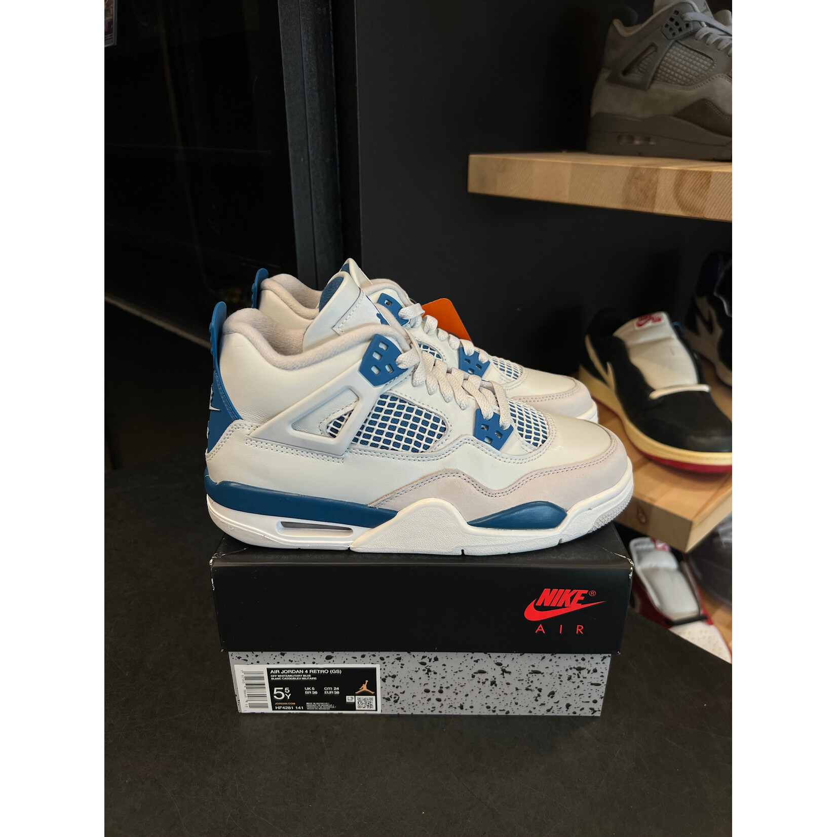 Jordan Jordan 4 Retro Military Blue (2024) (GS) Size 5.5, PREOWNED PADS TRIED ON