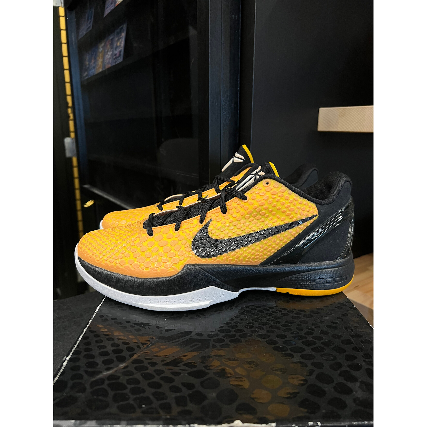 Nike Nike Kobe 6 Lightbulb Size 8.5, PREOWNED