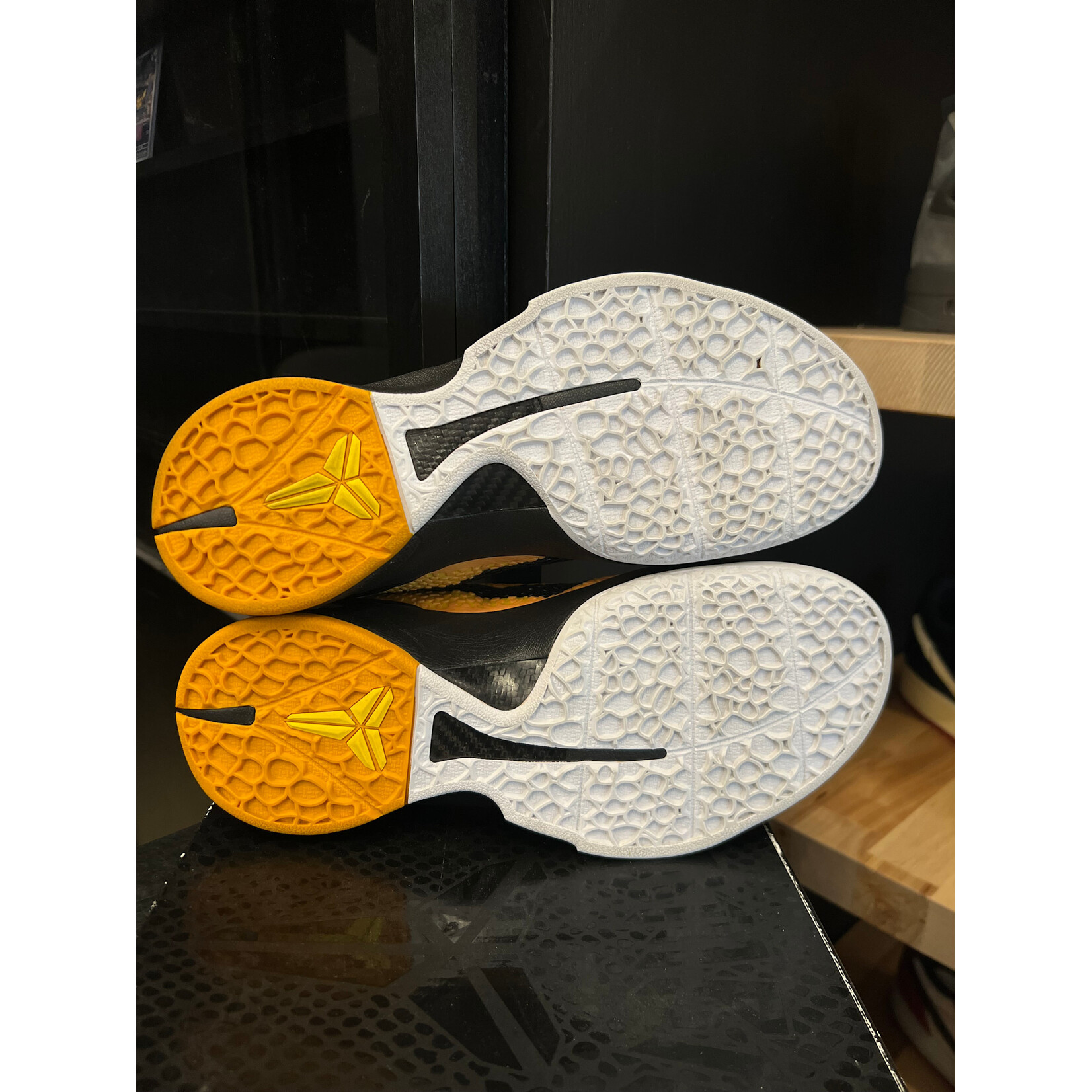 Nike Nike Kobe 6 Lightbulb Size 8.5, PREOWNED
