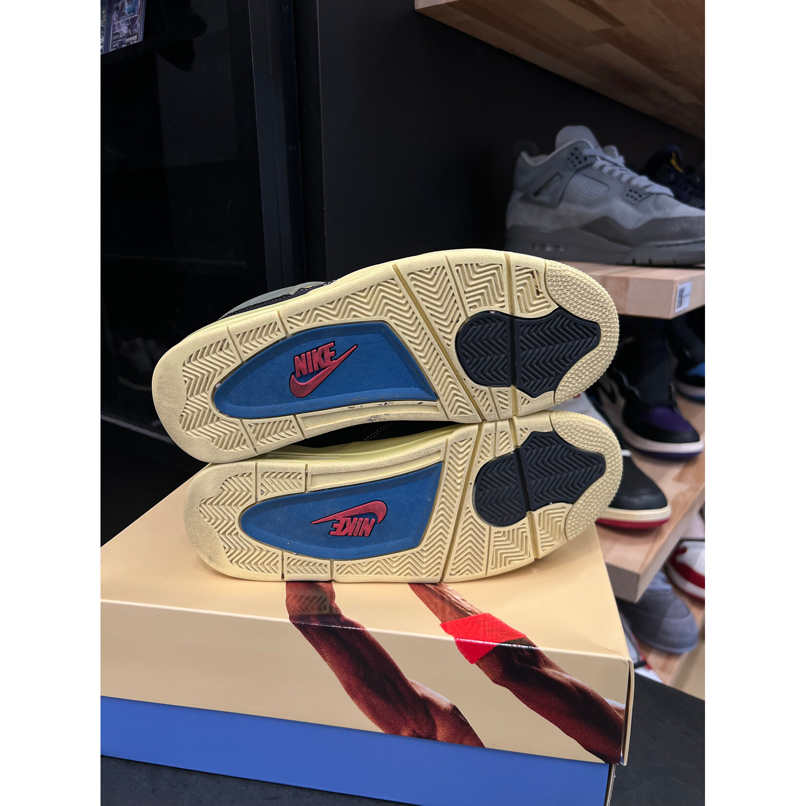 Jordan Jordan 4 Retro Union Off Noir Size 10, PREOWNED