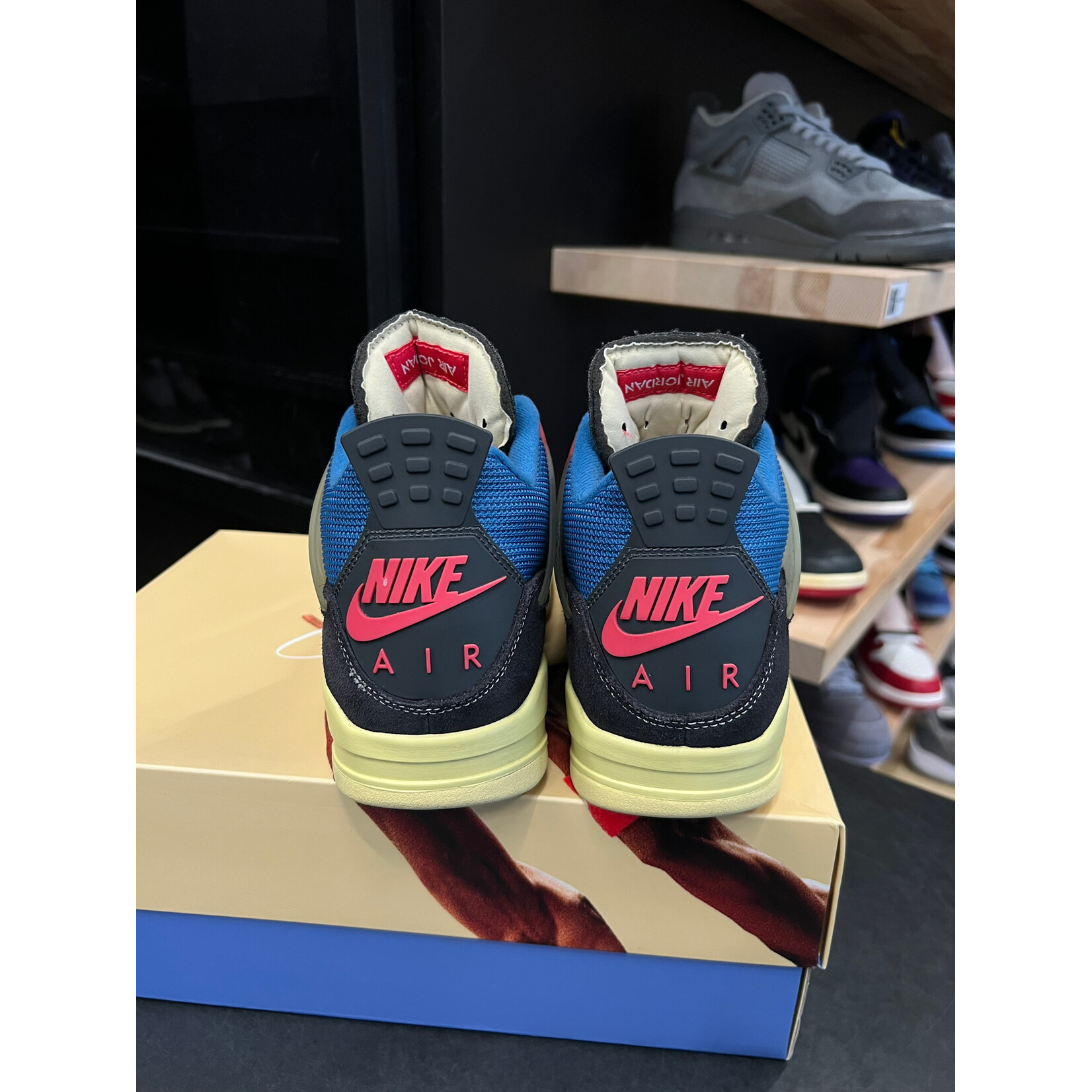 Jordan Jordan 4 Retro Union Off Noir Size 10, PREOWNED