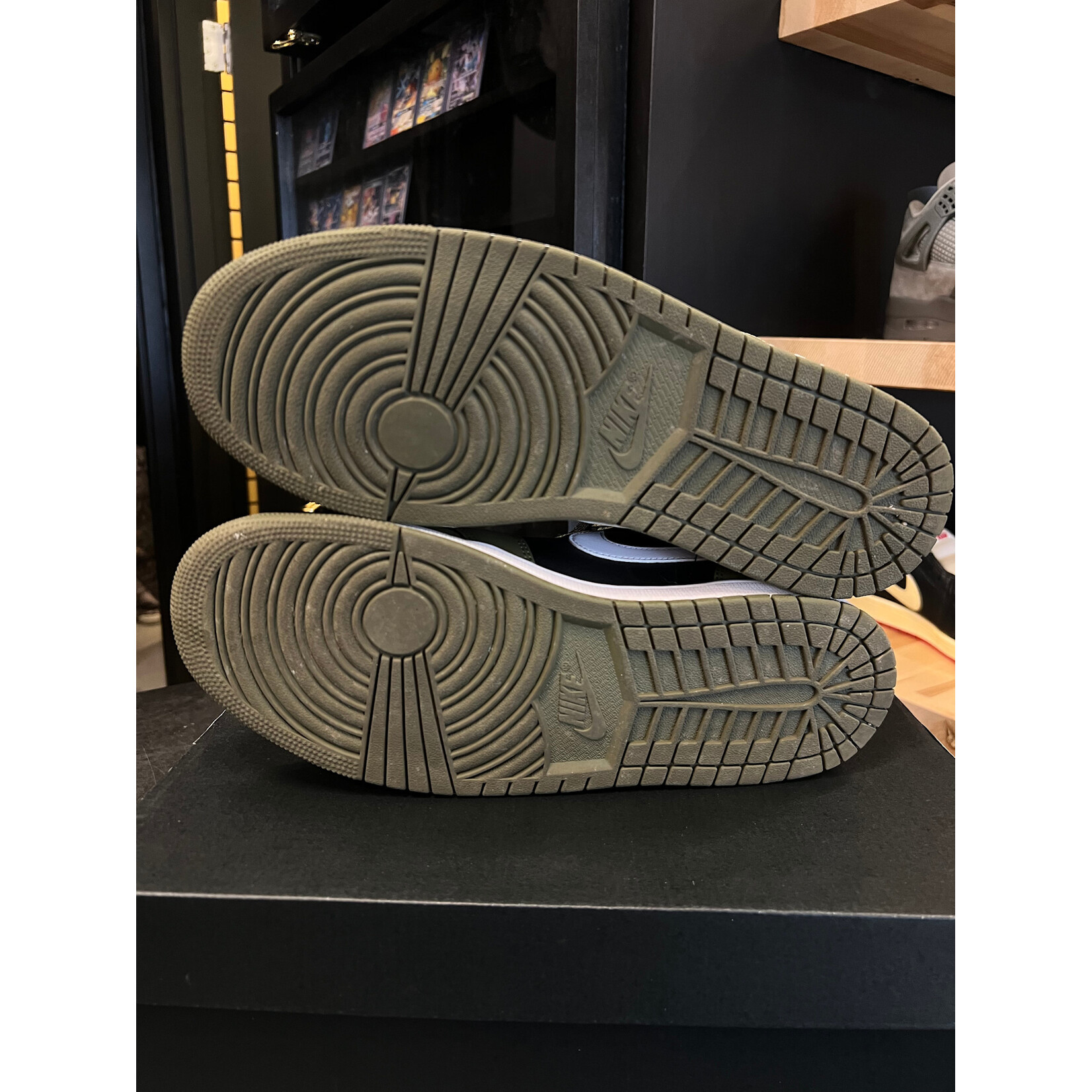 Jordan Jordan 1 Mid Black White Olive Size 10, PREOWNED