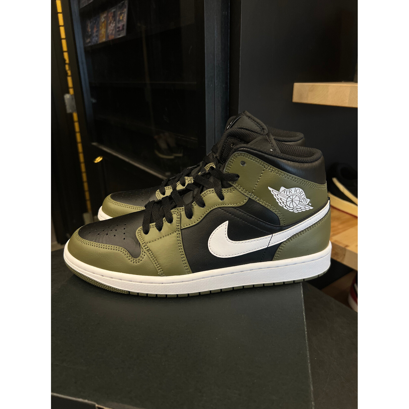 Jordan Jordan 1 Mid Black White Olive Size 10, PREOWNED