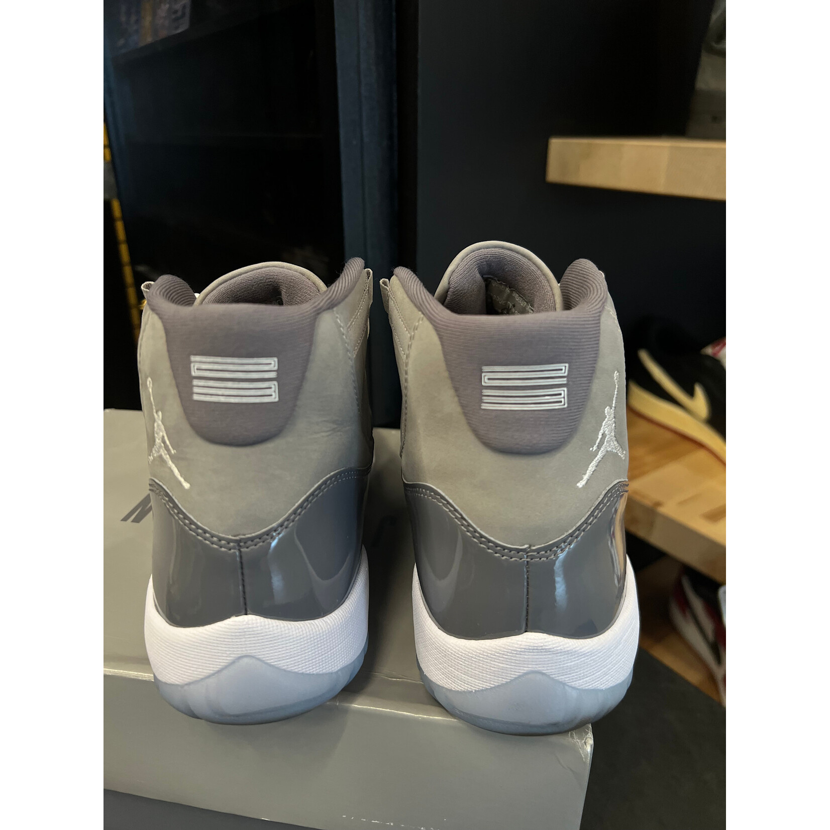 Jordan Jordan 11 Retro Cool Grey (2021) Size 9, PREOWNED