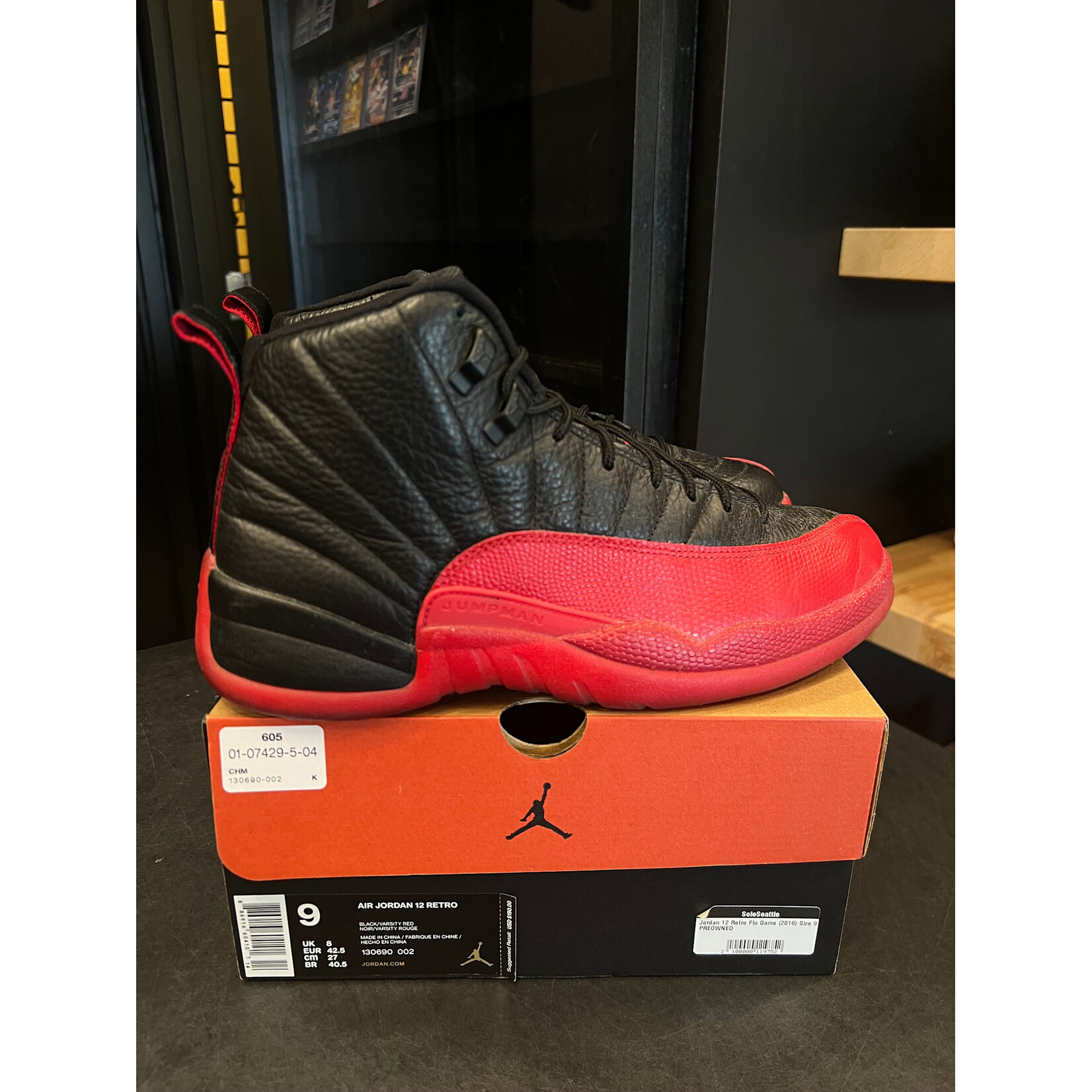 Jordan Jordan 12 Retro Flu Game (2016) Size 9, PREOWNED
