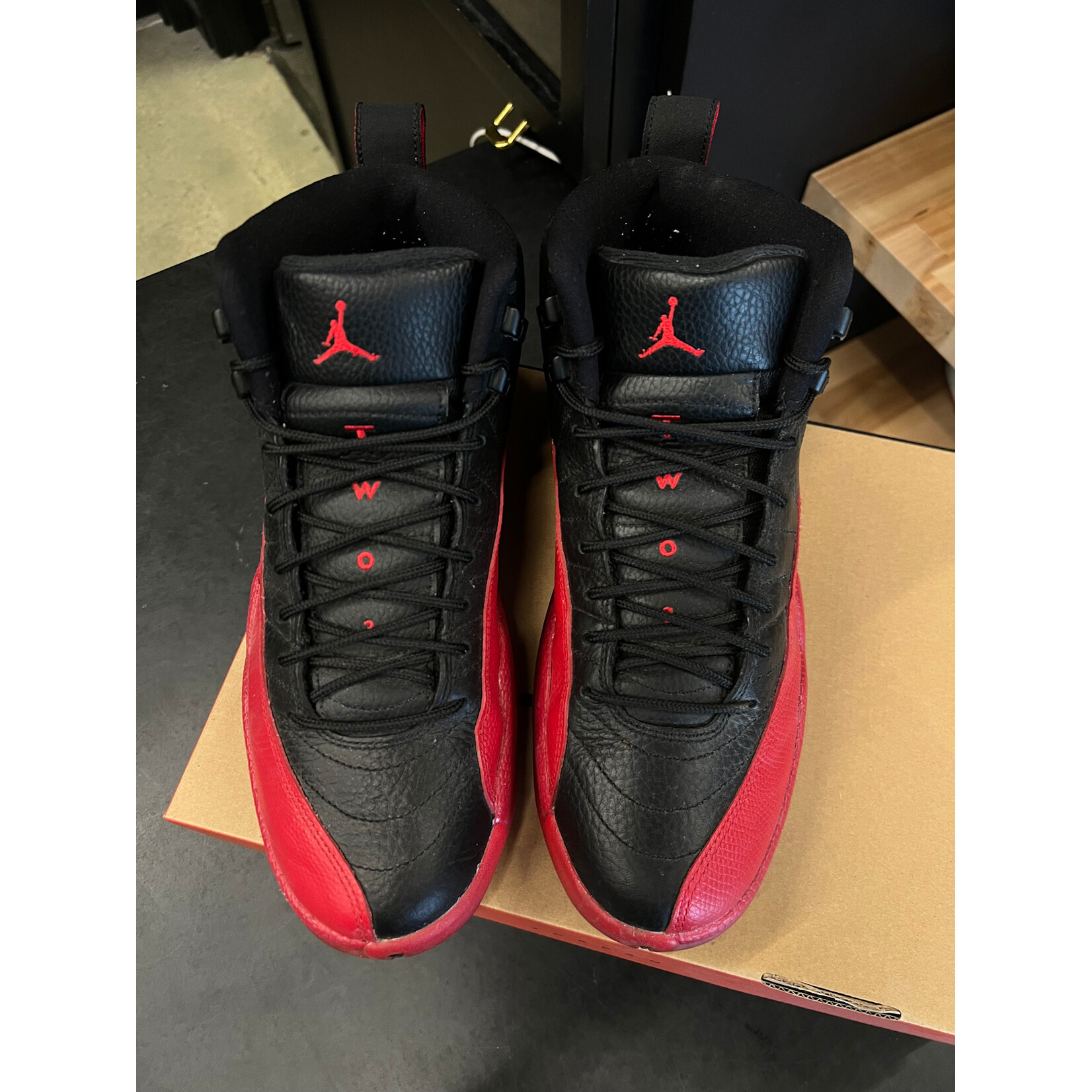 Jordan Jordan 12 Retro Flu Game (2016) Size 9, PREOWNED