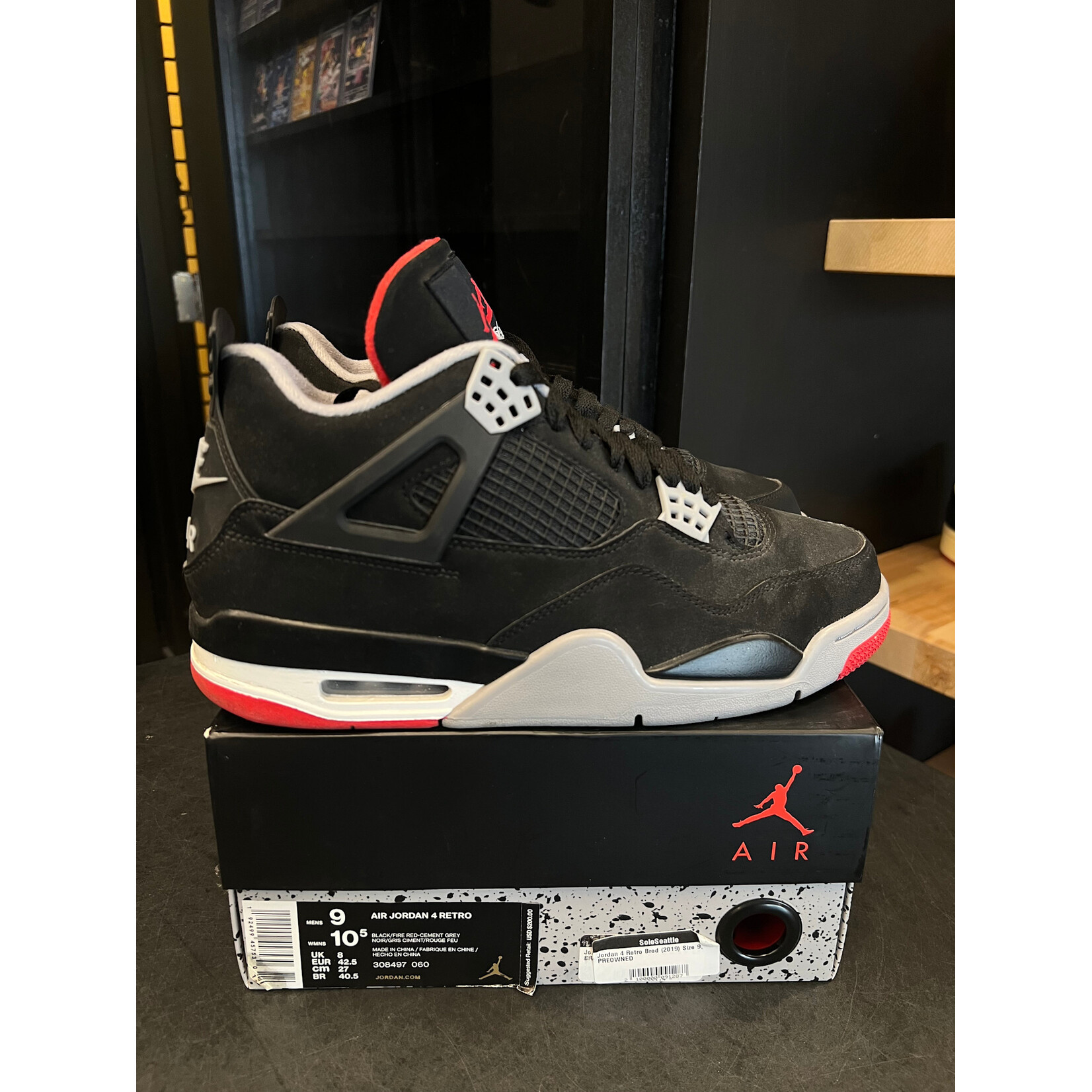 Jordan Jordan 4 Retro Bred (2019) Size 9, PREOWNED