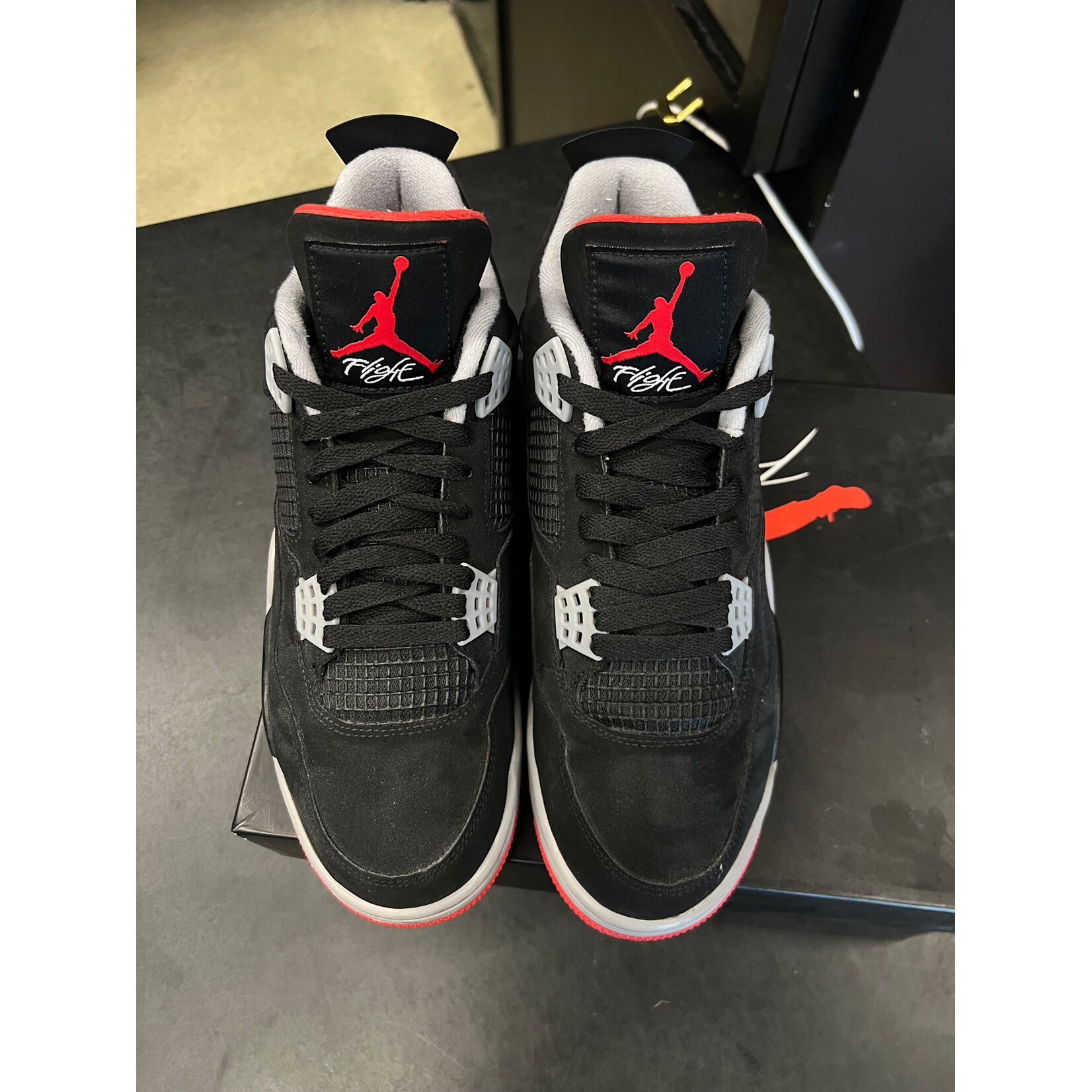 Jordan Jordan 4 Retro Bred (2019) Size 9, PREOWNED