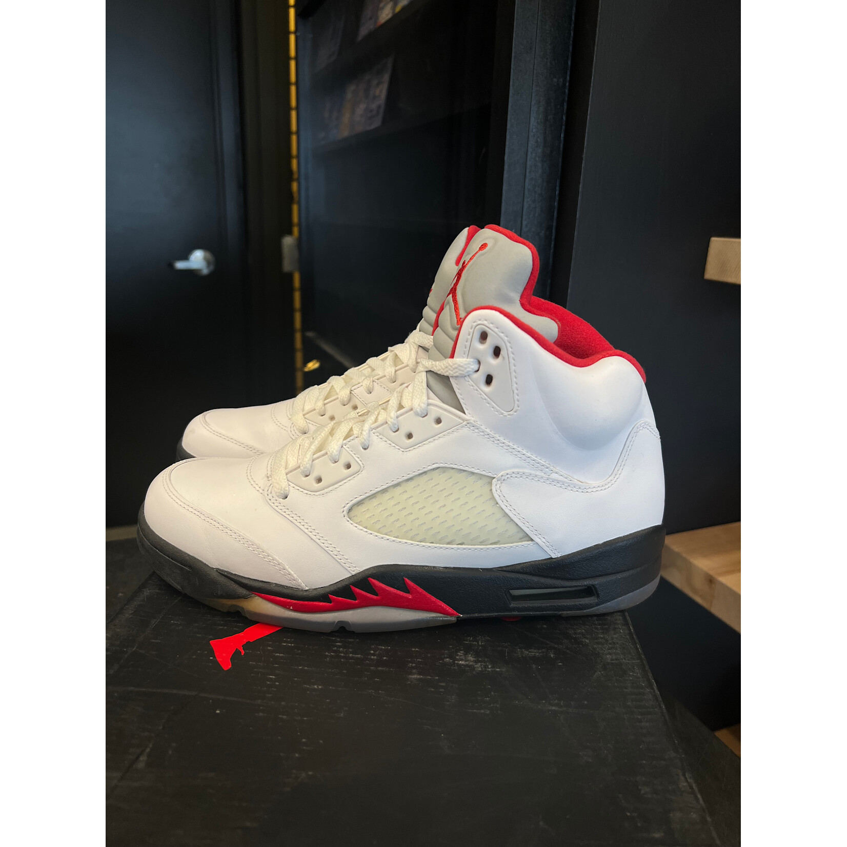 Jordan Jordan 5 Retro Fire Red (2013) Size 9, PREOWNED