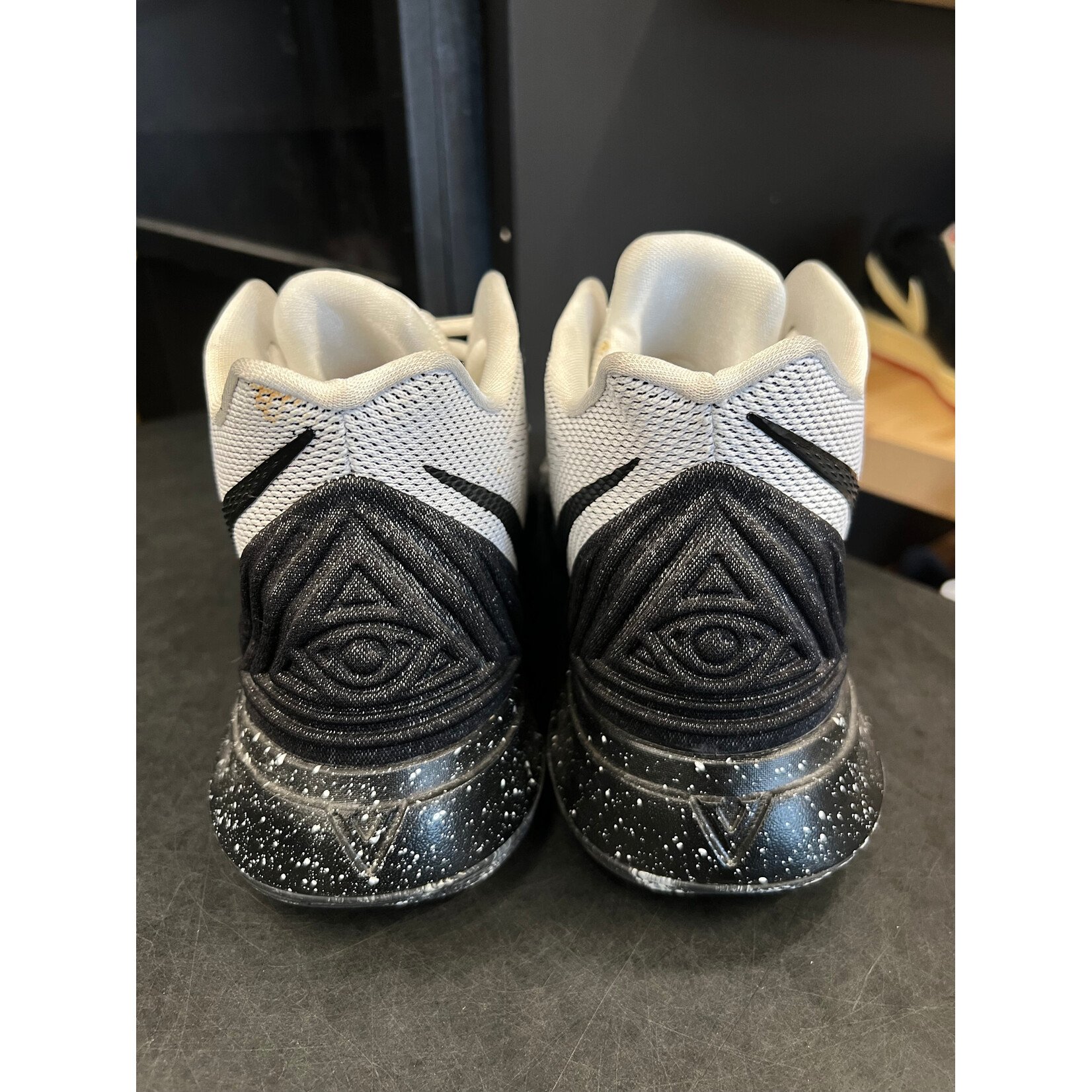 Nike Nike Kyrie 5 Cookies & Cream Size 11, PREOWNED NO BOX