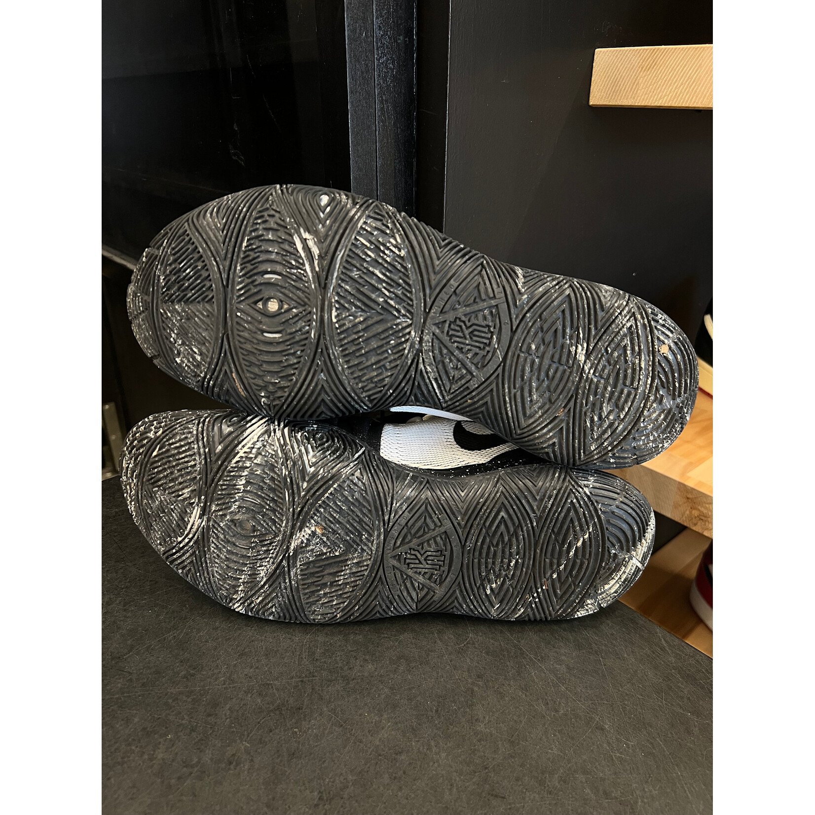 Nike Nike Kyrie 5 Cookies & Cream Size 11, PREOWNED NO BOX