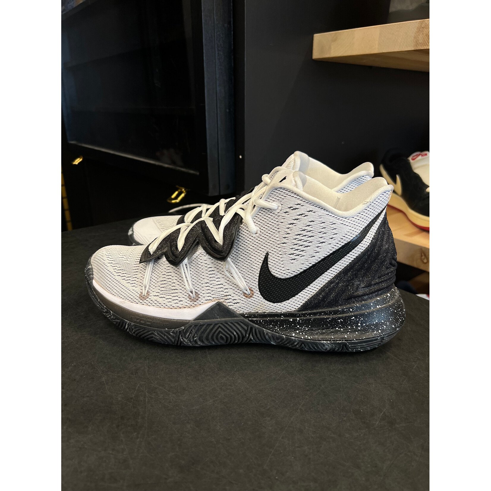 Nike Nike Kyrie 5 Cookies & Cream Size 11, PREOWNED NO BOX