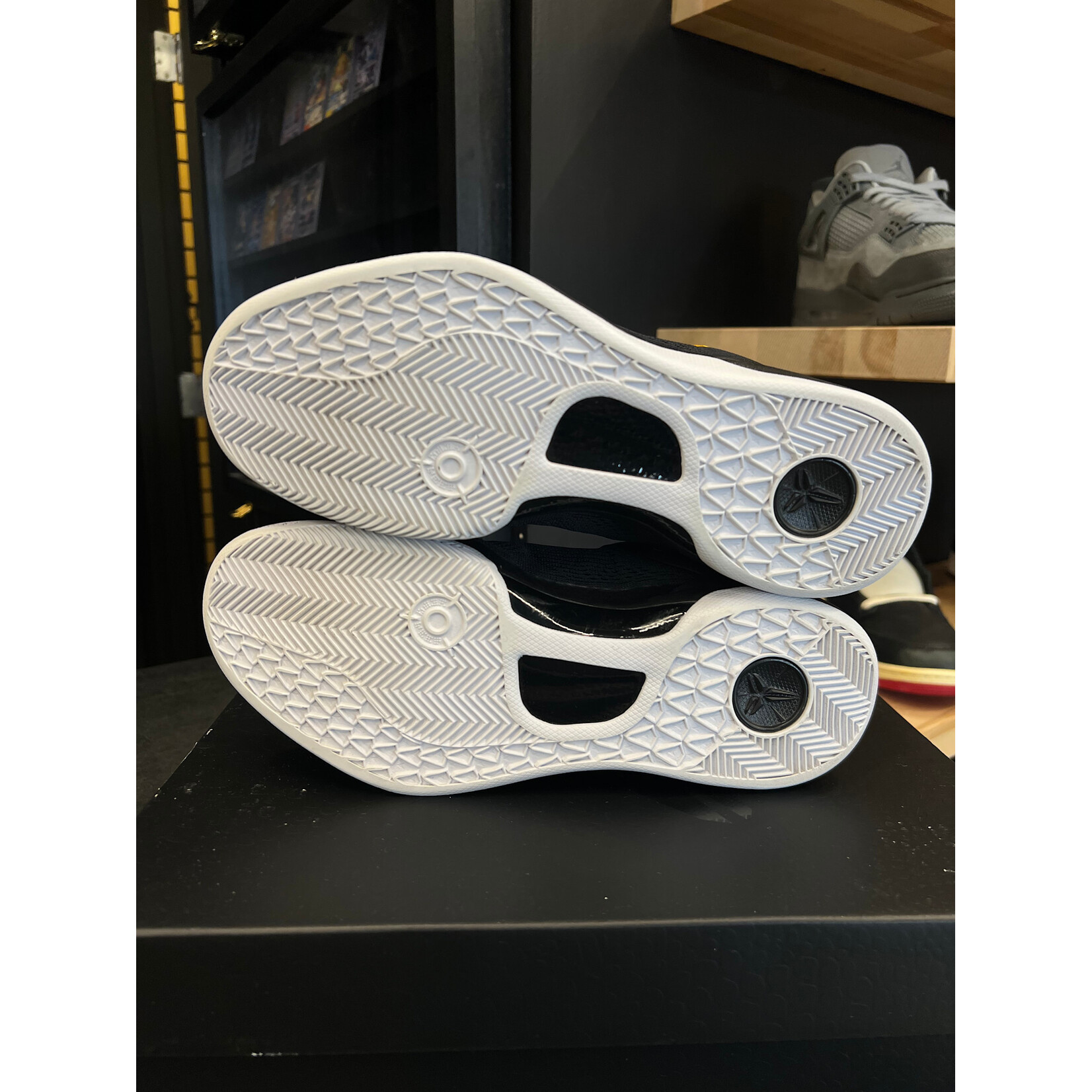 Nike Nike Kobe 8 Protro Lakers Away Size 7.5, PREOWNED