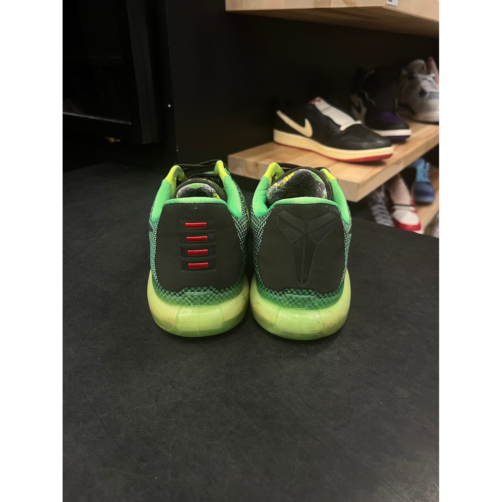 Nike Nike Kobe 10 Vino Size 11, PREOWNED