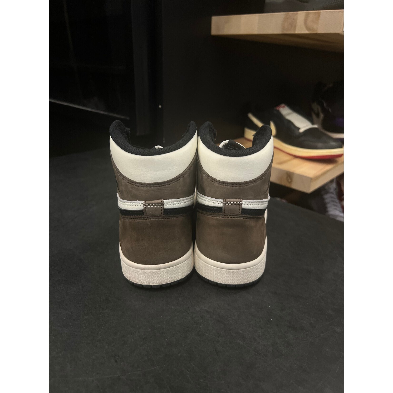 Jordan Jordan 1 Retro High Dark Mocha Size 8.5, PREOWNED