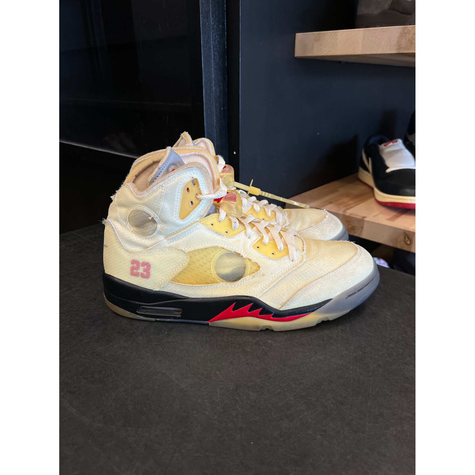 Jordan Jordan 5 Retro Off-White Sail Size 11, PREOWNED NO BOX
