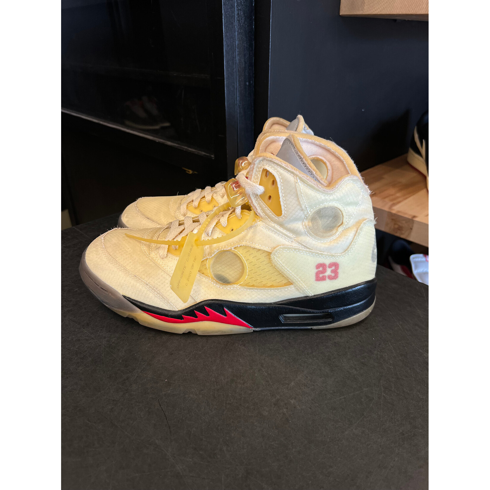 Jordan Jordan 5 Retro Off-White Sail Size 11, PREOWNED NO BOX