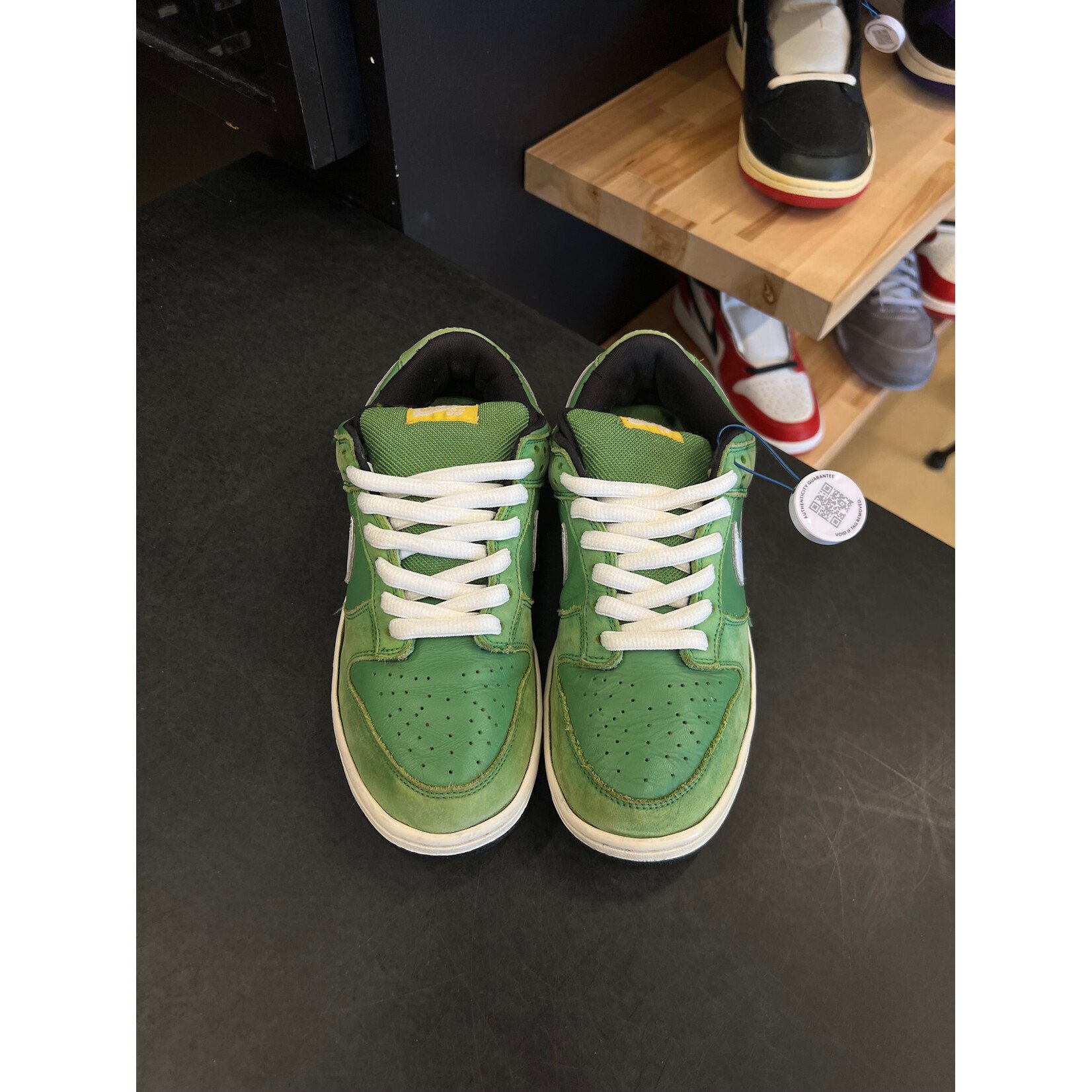 Nike Nike SB Dunk Low Tokyo Green Taxi Size 8, PREOWNED