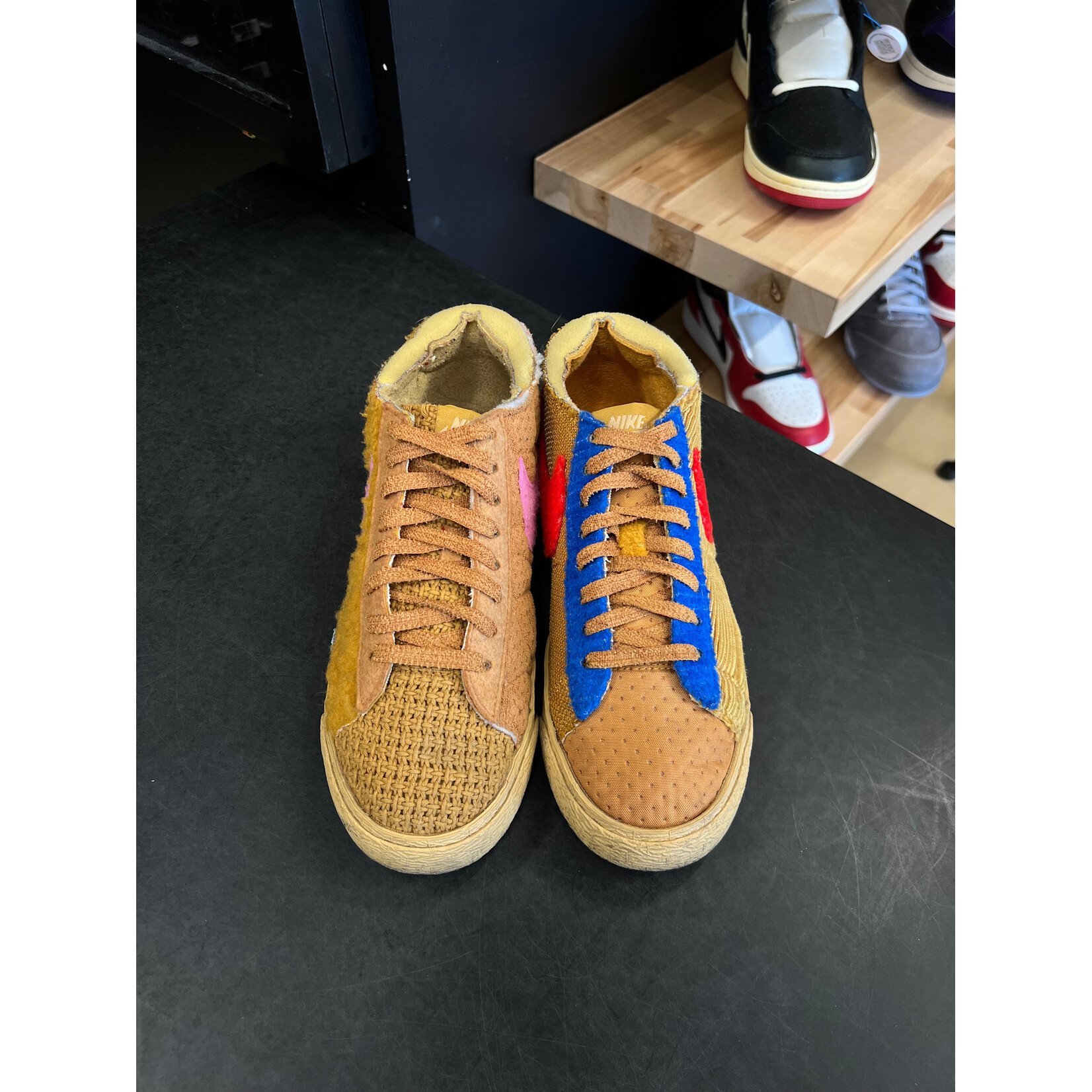 Nike Nike Blazer Low Cut Brown Corduroy Cream Size 8.5, PREOWNED