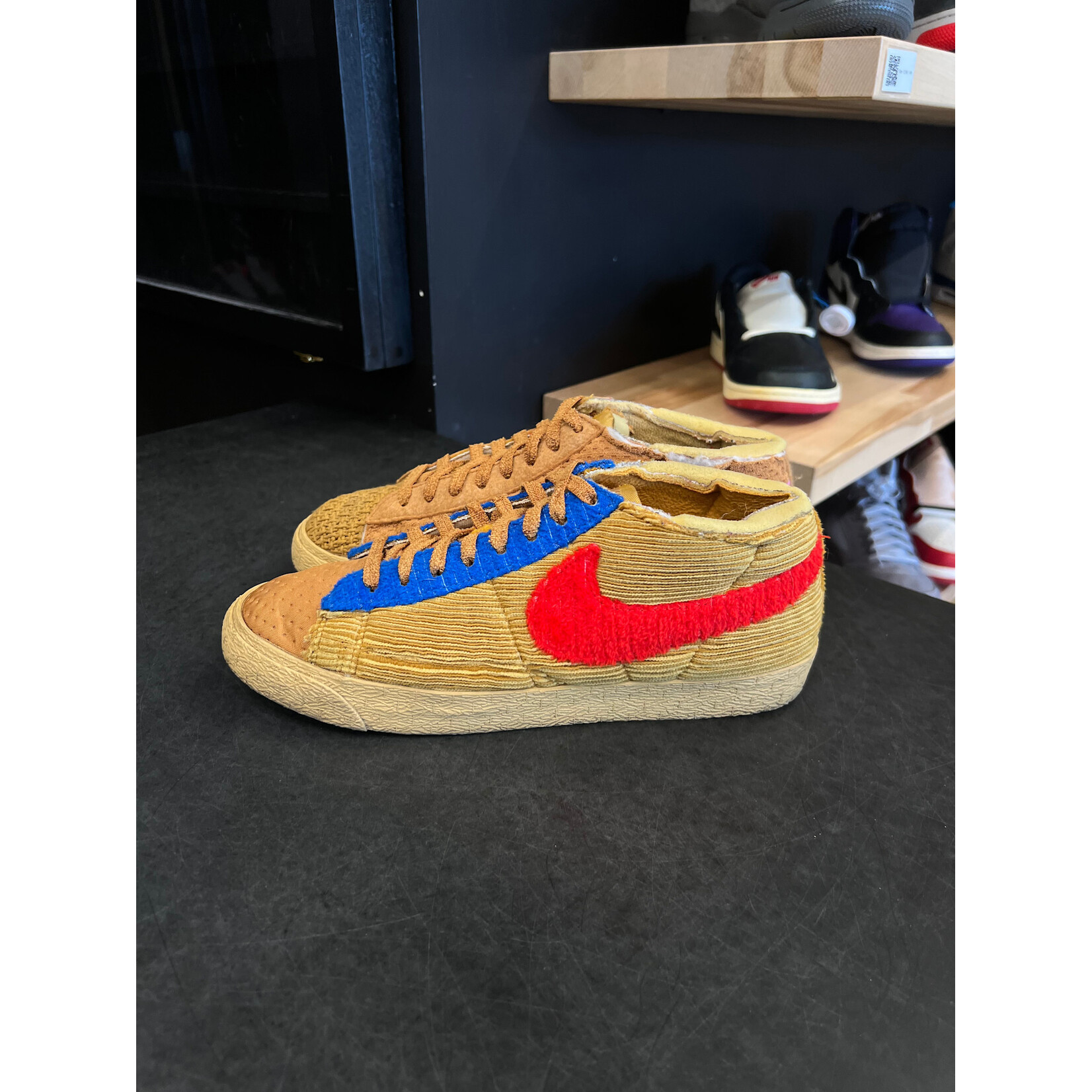 Nike Nike Blazer Low Cut Brown Corduroy Cream Size 8.5, PREOWNED