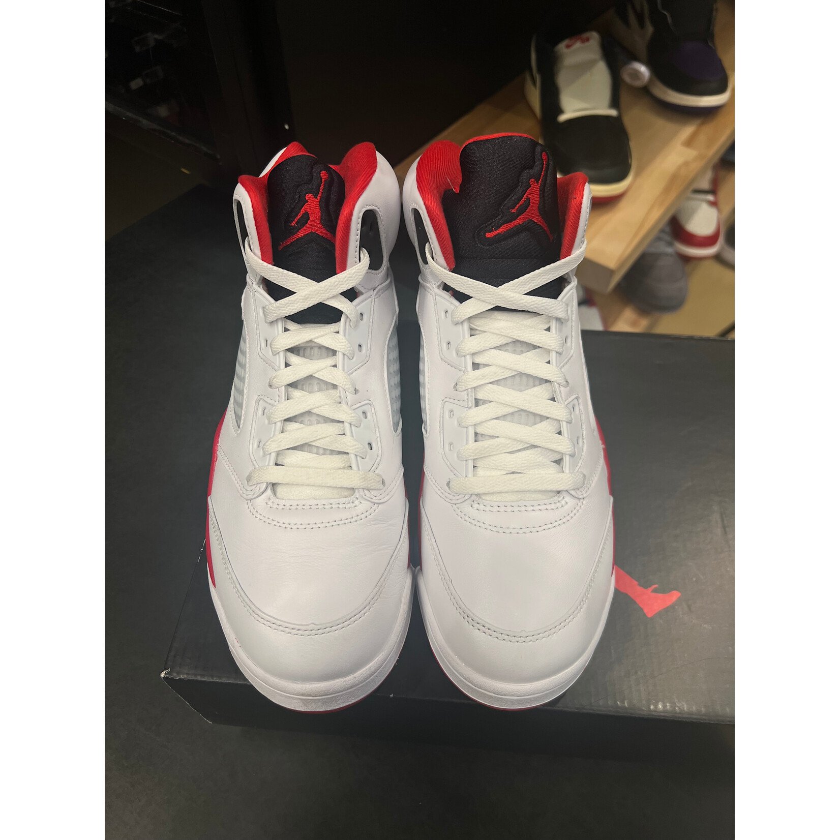 Jordan Jordan 5 Retro Fire Red Black Tongue (2025) Size 9, PREOWNED