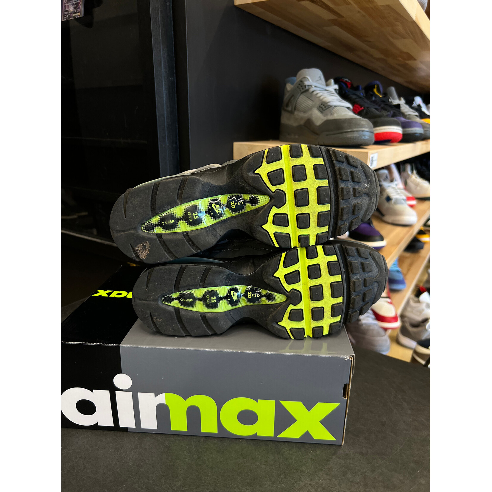 Nike Nike Air Max 95 OG Big Bubble Neon (2025/2026) Size 9, PREOWNED