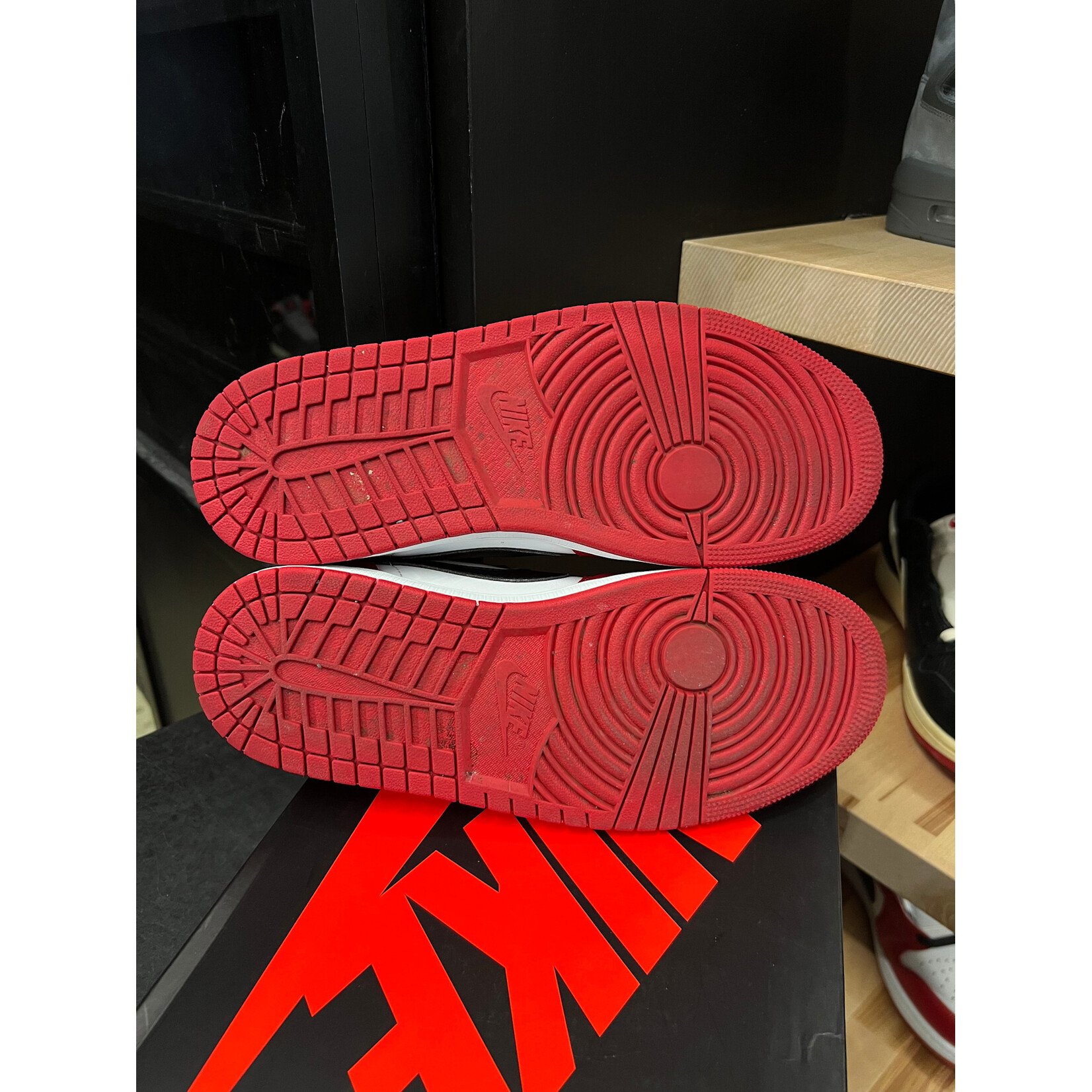 Jordan Jordan 1 Retro Low OG Chicago (2025) Size 9, PREOWNED