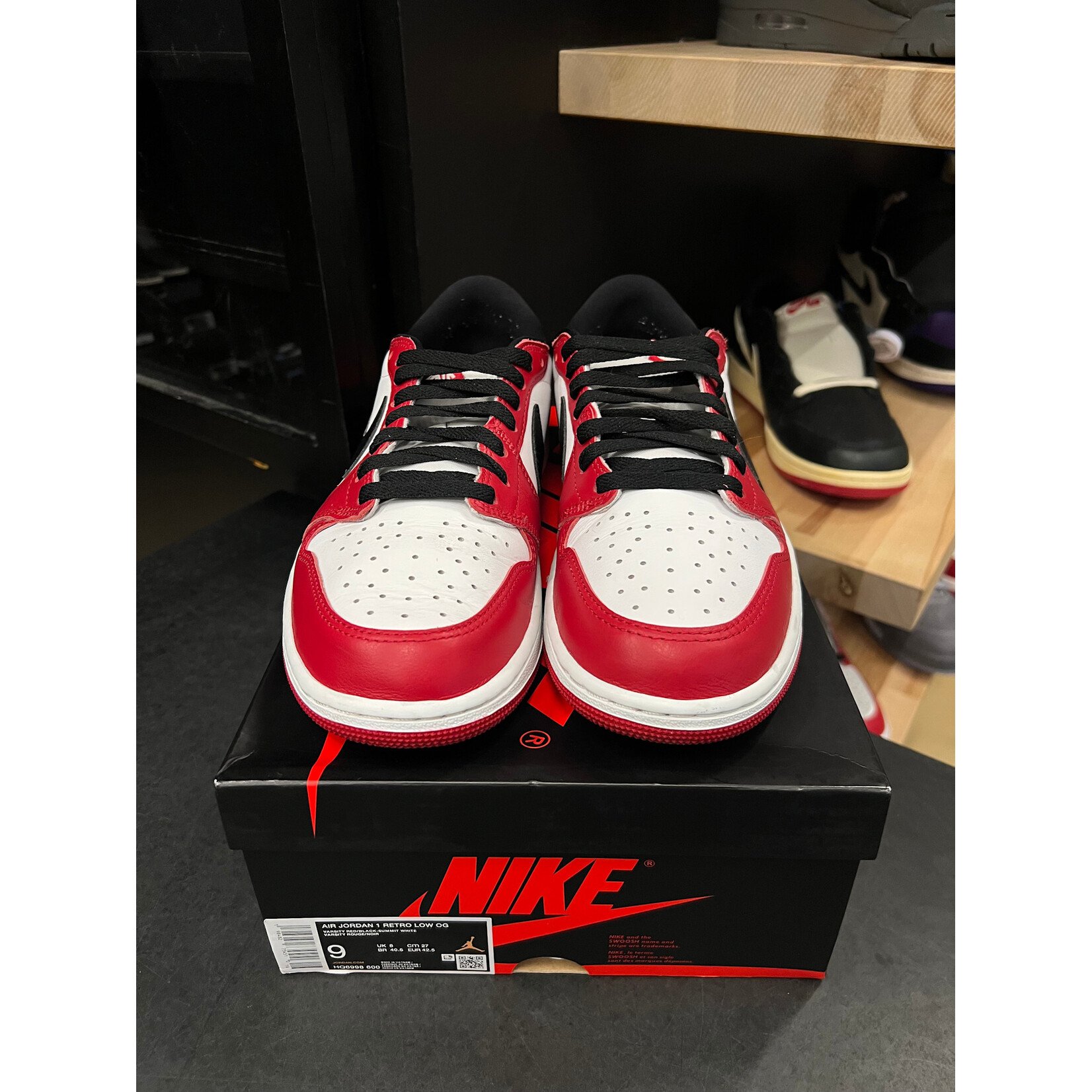 Jordan Jordan 1 Retro Low OG Chicago (2025) Size 9, PREOWNED