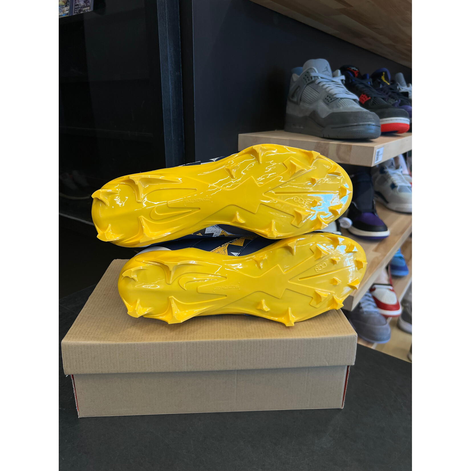 Jordan Jordan 7 Michigan Wolverines Football Cleats PE Size 13, DS BRAND NEW