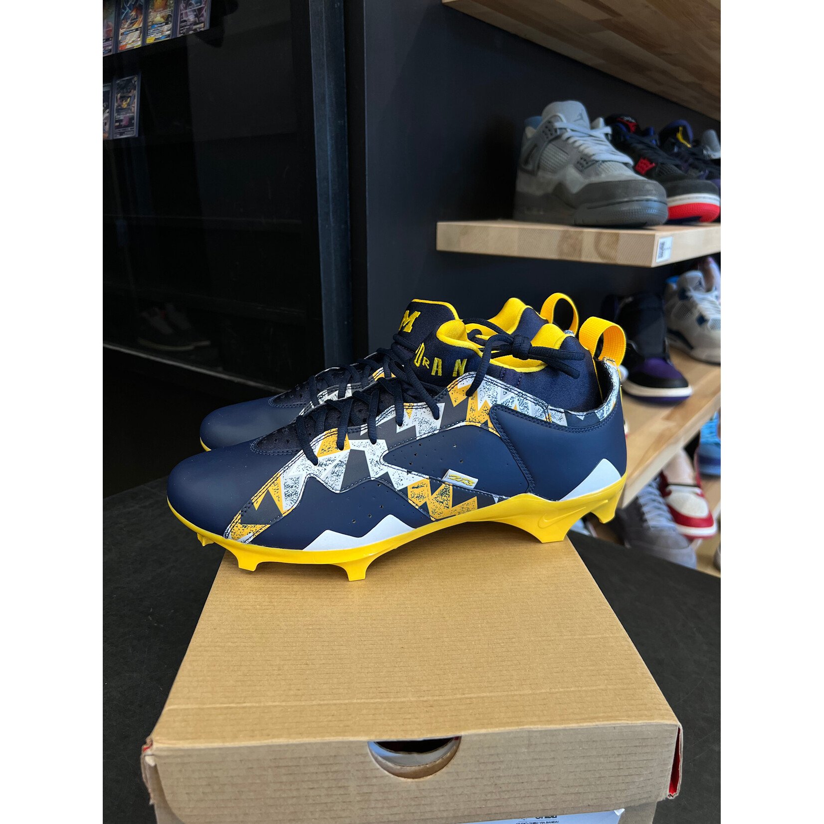 Jordan Jordan 7 Michigan Wolverines Football Cleats PE Size 13, DS BRAND NEW