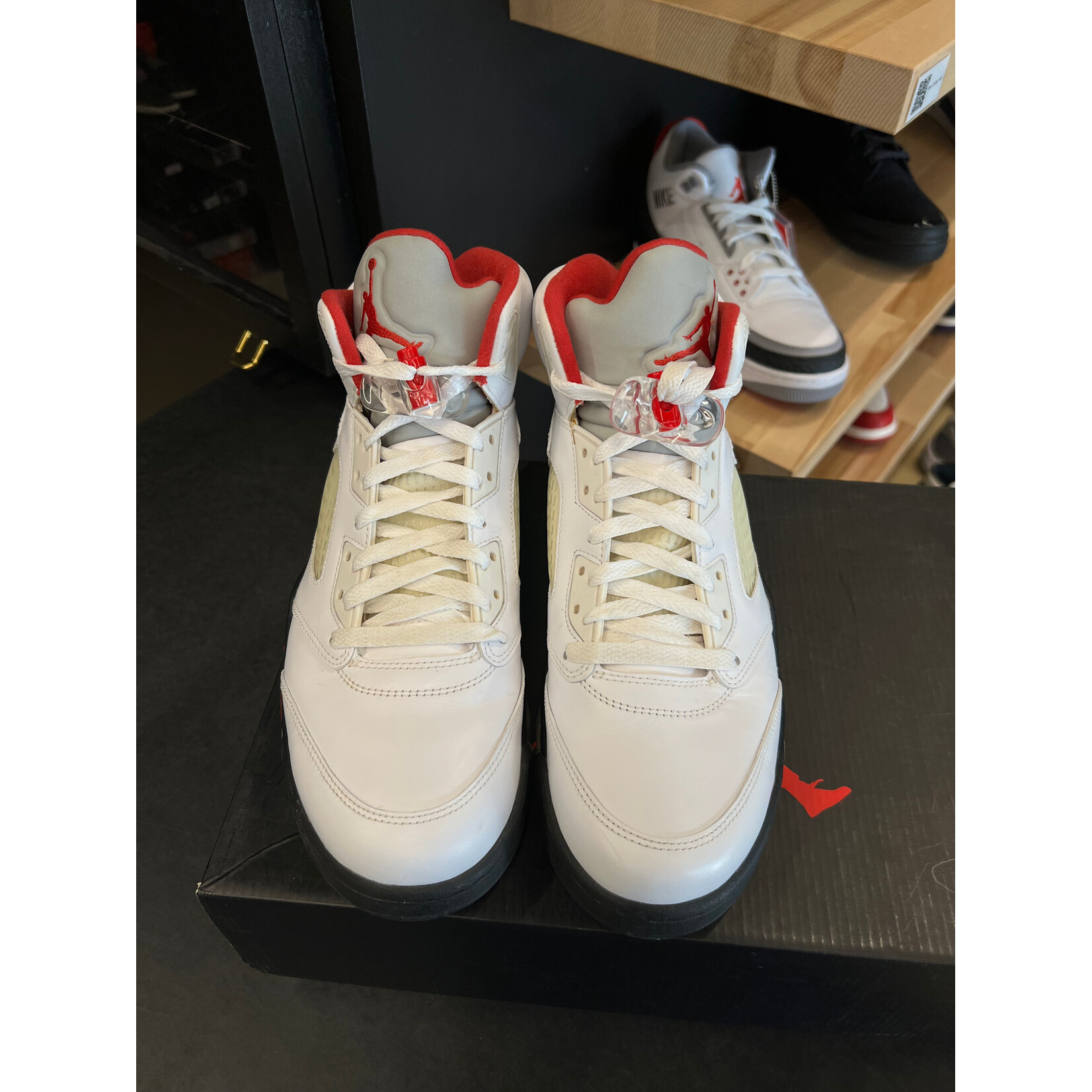 Jordan Jordan 5 Retro Fire Red (2013) Size 11, PREOWNED