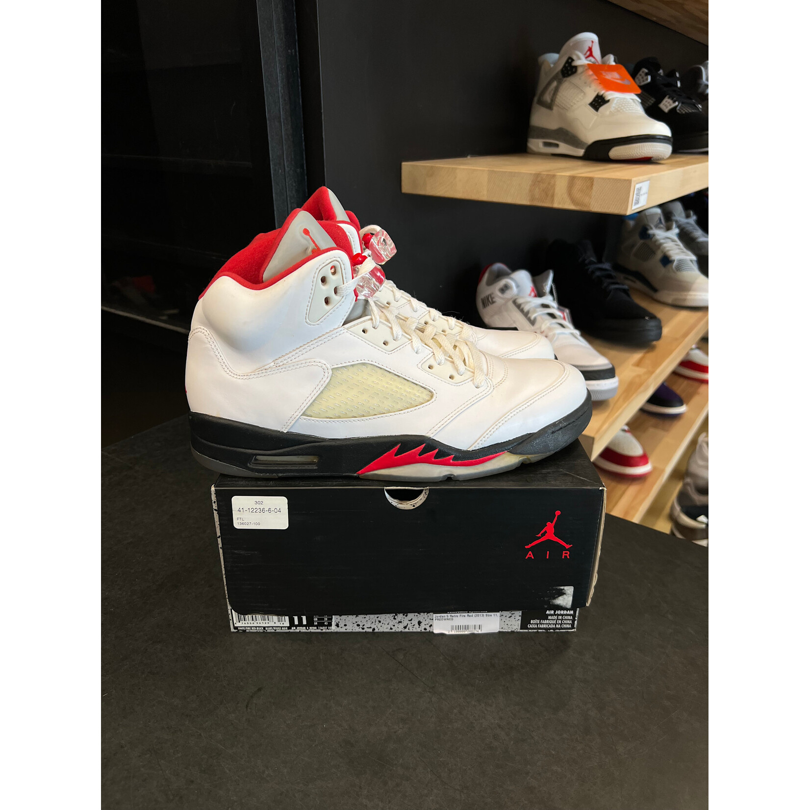 Jordan Jordan 5 Retro Fire Red (2013) Size 11, PREOWNED