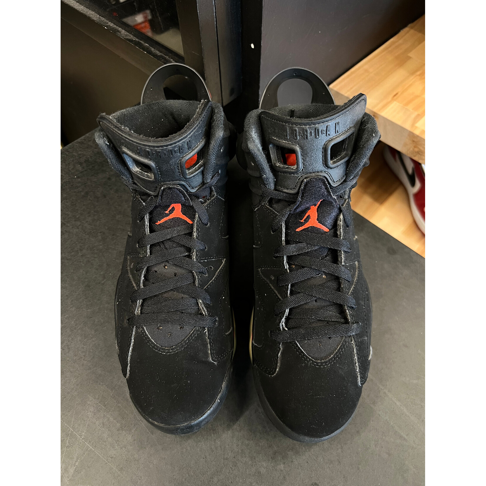 Jordan Jordan 6 Retro Black Infrared (2019) Size 8.5, PREOWNED