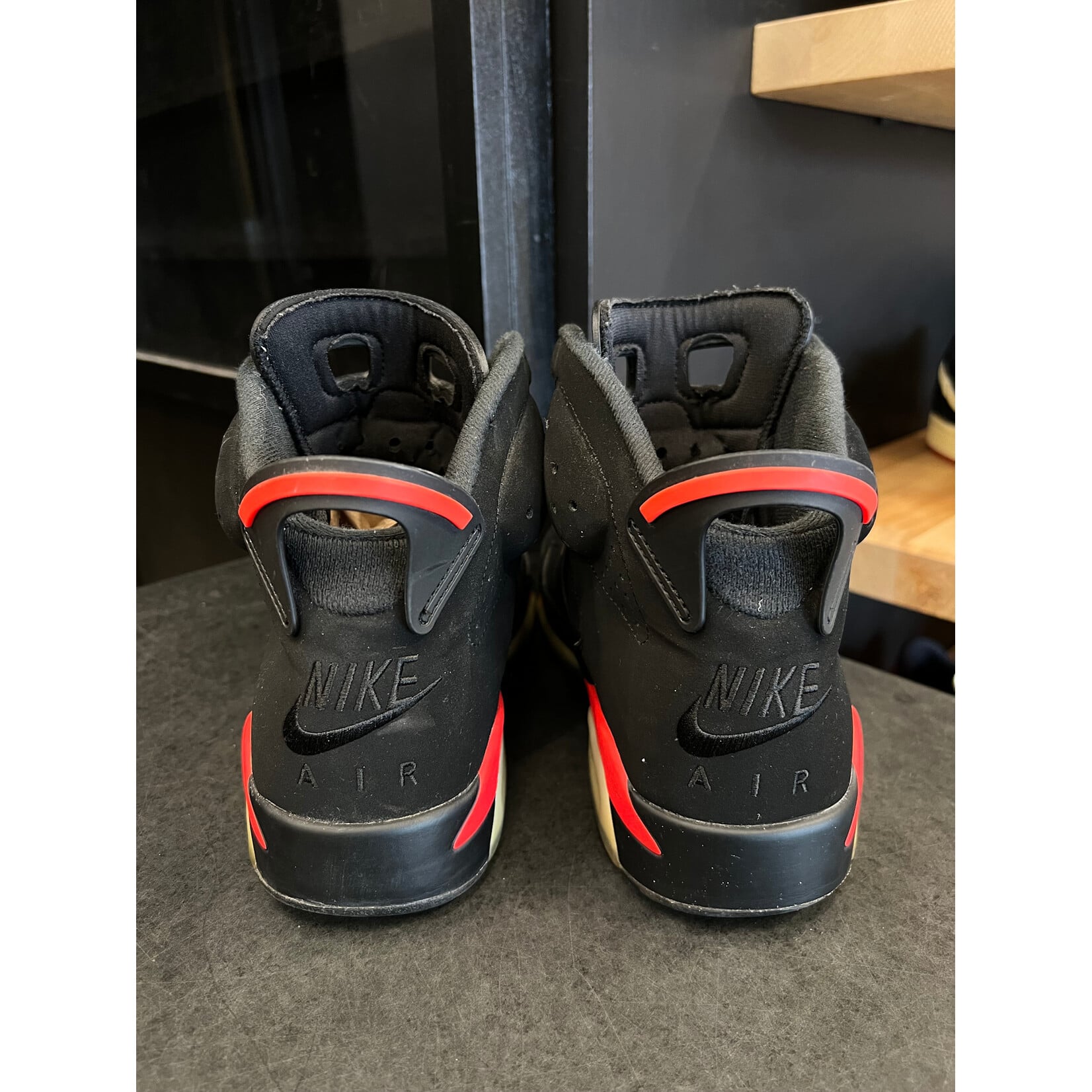 Jordan Jordan 6 Retro Black Infrared (2019) Size 8.5, PREOWNED