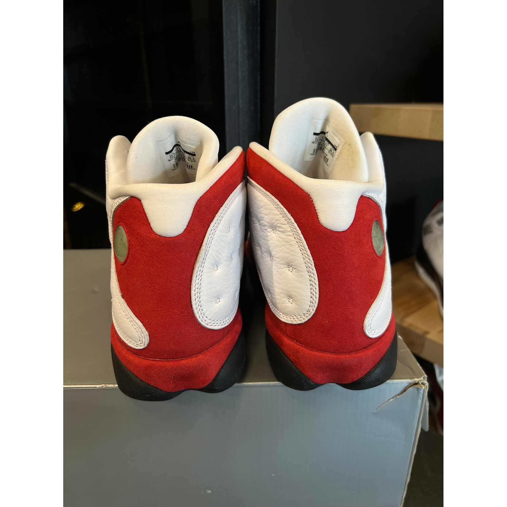Jordan Jordan 13 Retro OG Chicago (2017) Size 12.5, PREOWNED