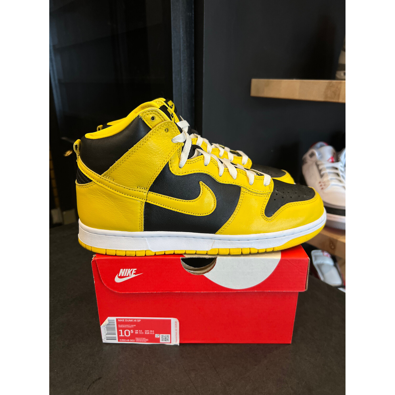 Nike Nike Dunk High Iowa (2020) Size 10.5, PREOWNED